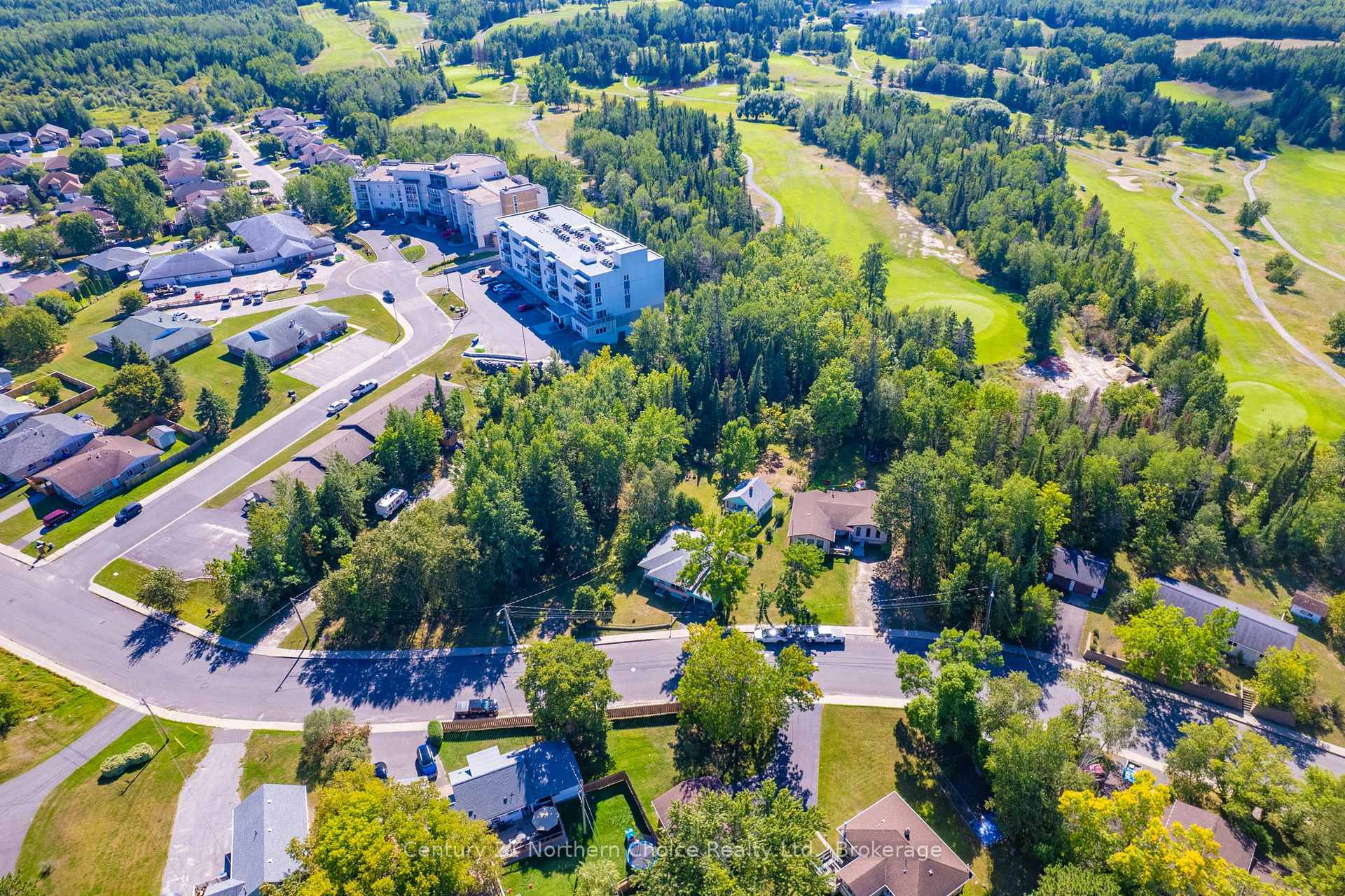 Photo 3 of 1433 Pine Portage Road, Kenora, South Park Estate — HOMEH