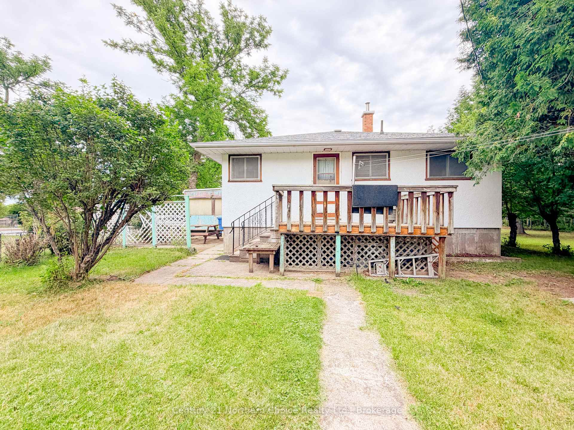 Photo 4 of 1433 Pine Portage Road, Kenora, South Park Estate — HOMEH