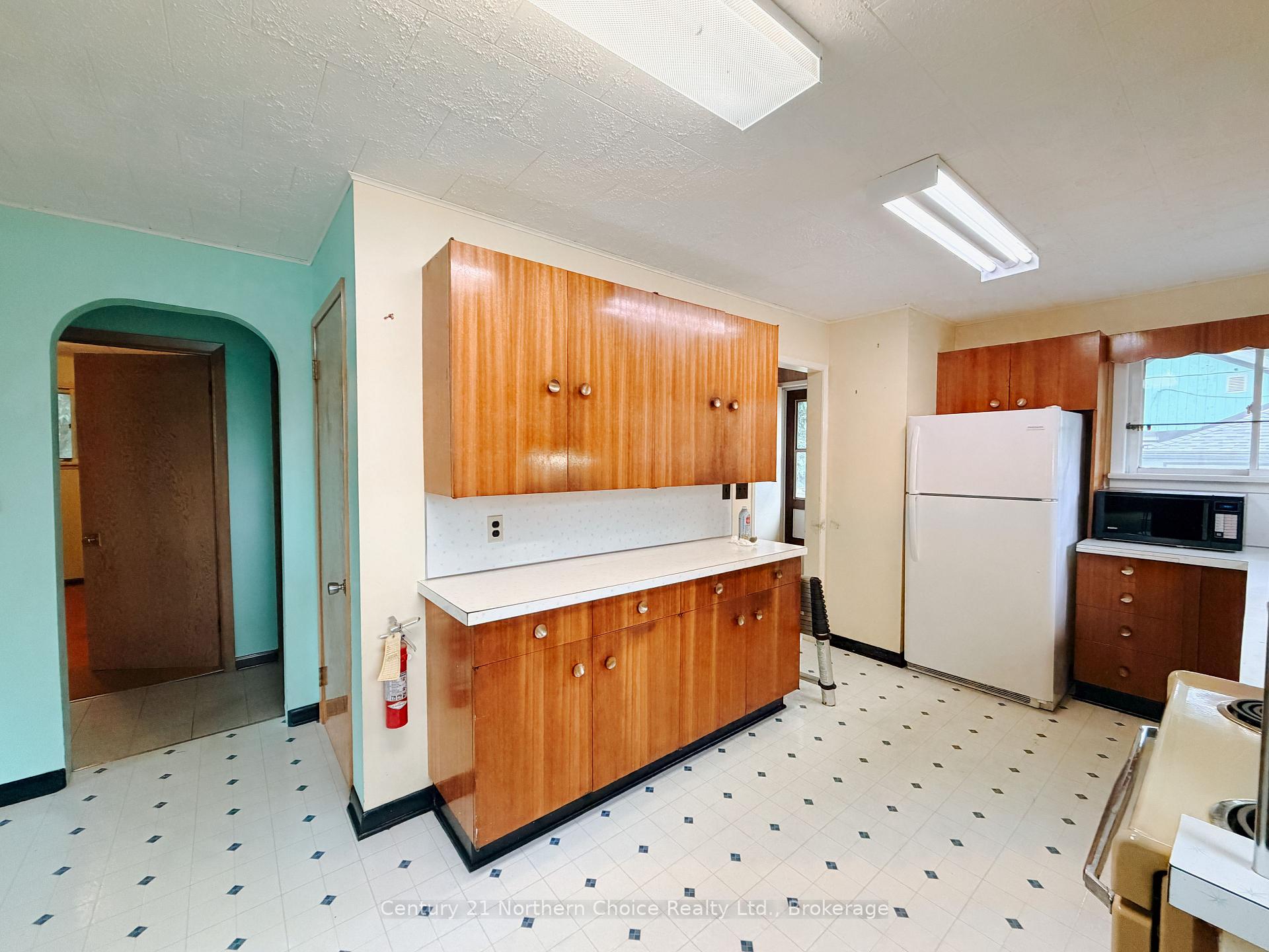 Photo 8 of 1433 Pine Portage Road, Kenora, South Park Estate — HOMEH