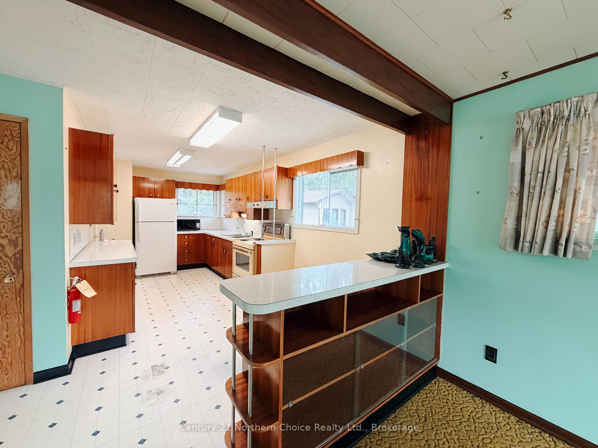 Photo 9 of 1433 Pine Portage Road, Kenora, South Park Estate — HOMEH