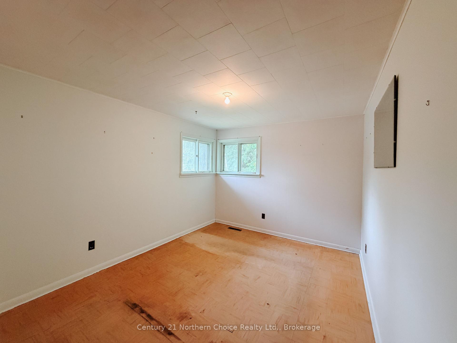 Photo 15 of 1433 Pine Portage Road, Kenora, South Park Estate — HOMEH