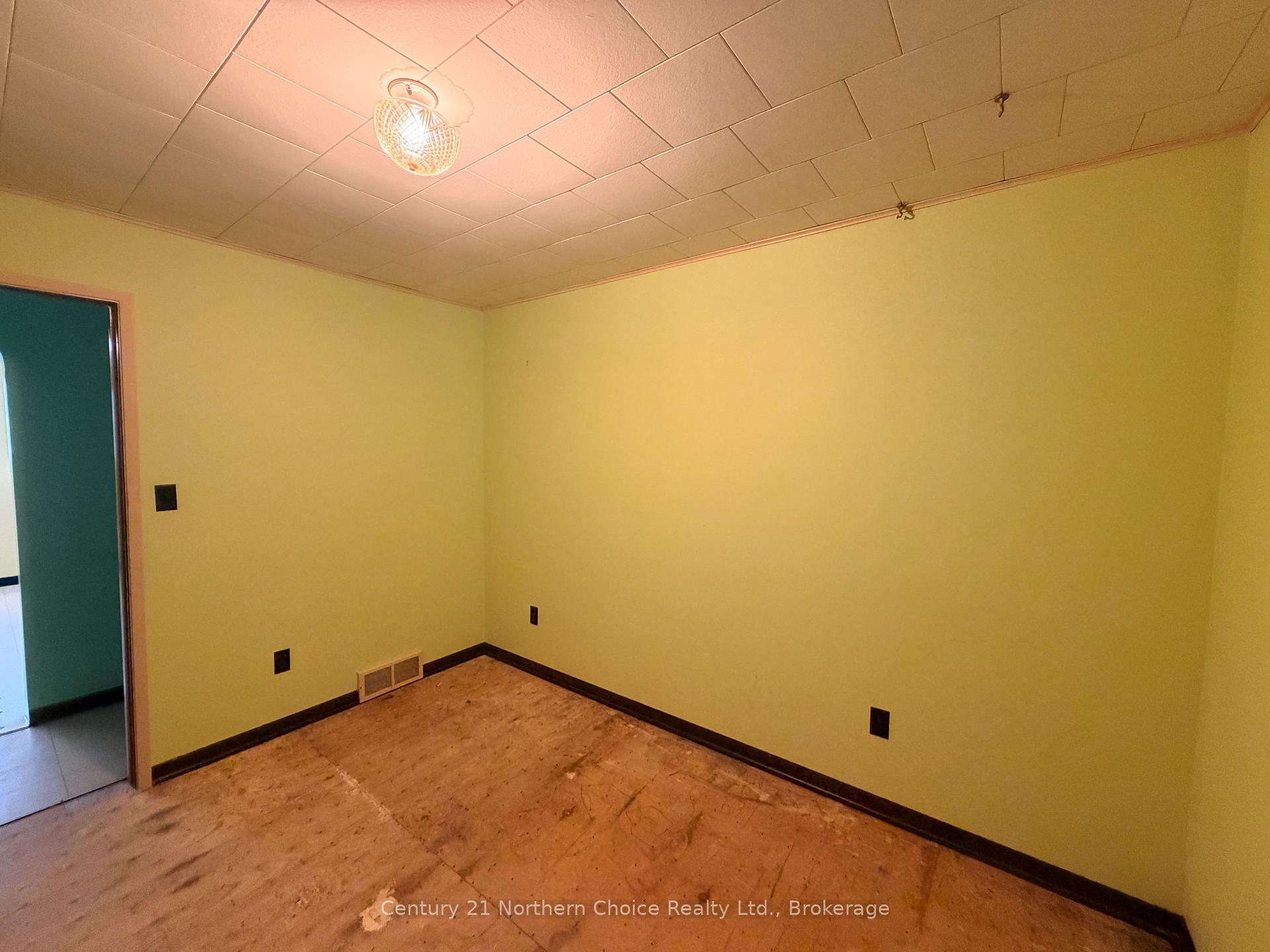 Photo 19 of 1433 Pine Portage Road, Kenora, South Park Estate — HOMEH
