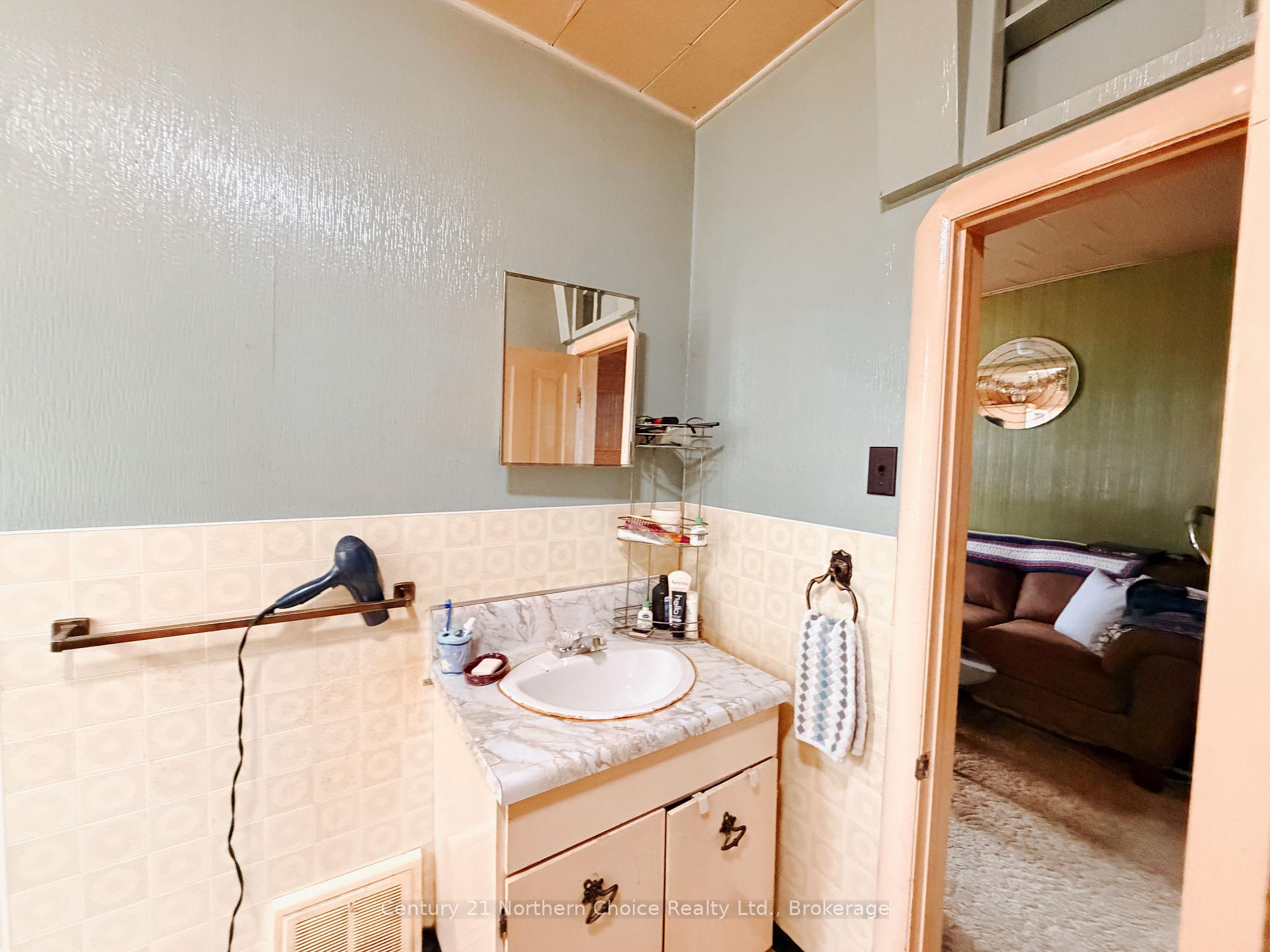 Photo 42 of 1433 Pine Portage Road, Kenora, South Park Estate — HOMEH