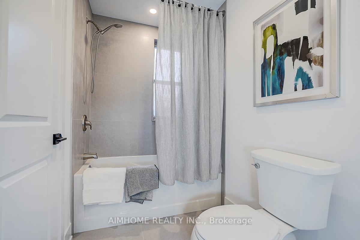 Photo 22 of 107 Glendale Avenue, Toronto, Roncesvalles — HOMEH