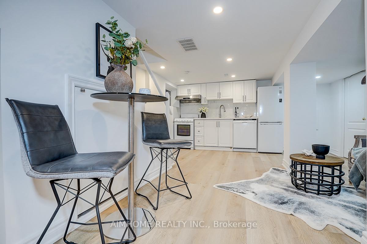 Photo 31 of 107 Glendale Avenue, Toronto, Roncesvalles — HOMEH
