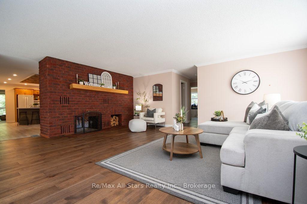 Photo 8 of 32 Forest Drive, Kawartha Lakes, Manvers — HOMEH