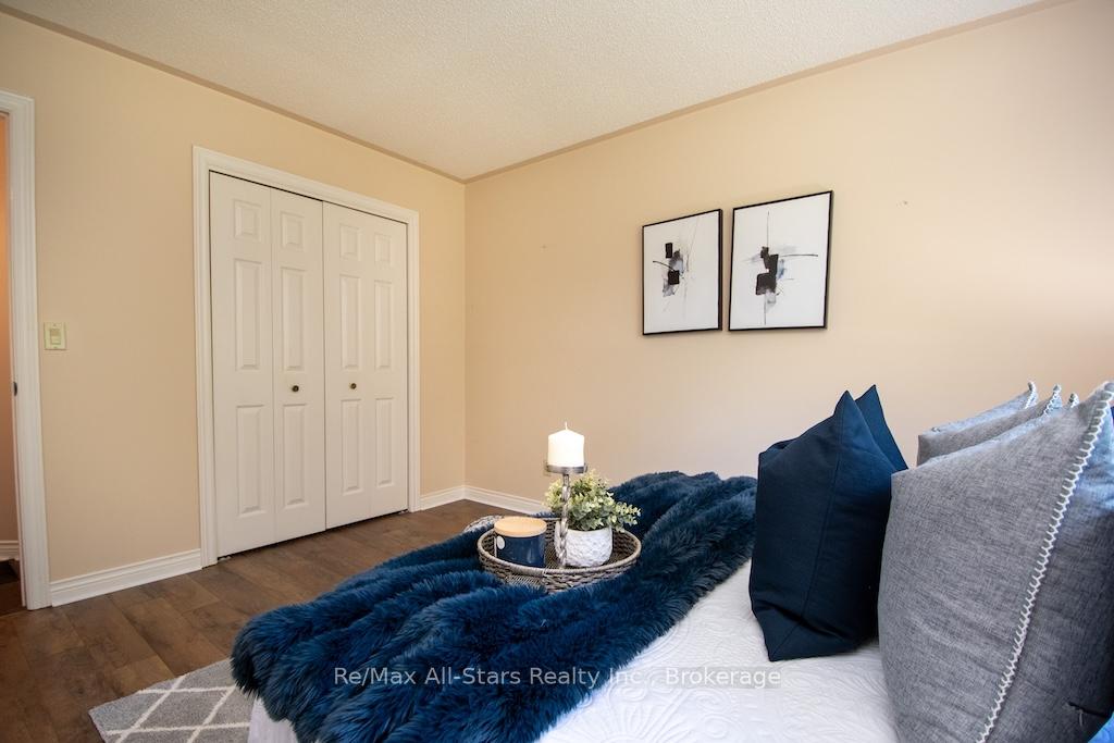 Photo 26 of 32 Forest Drive, Kawartha Lakes, Manvers — HOMEH