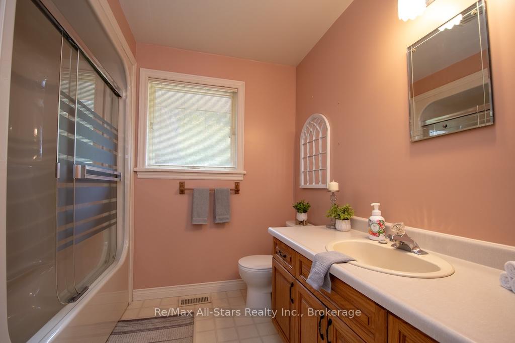 Photo 29 of 32 Forest Drive, Kawartha Lakes, Manvers — HOMEH