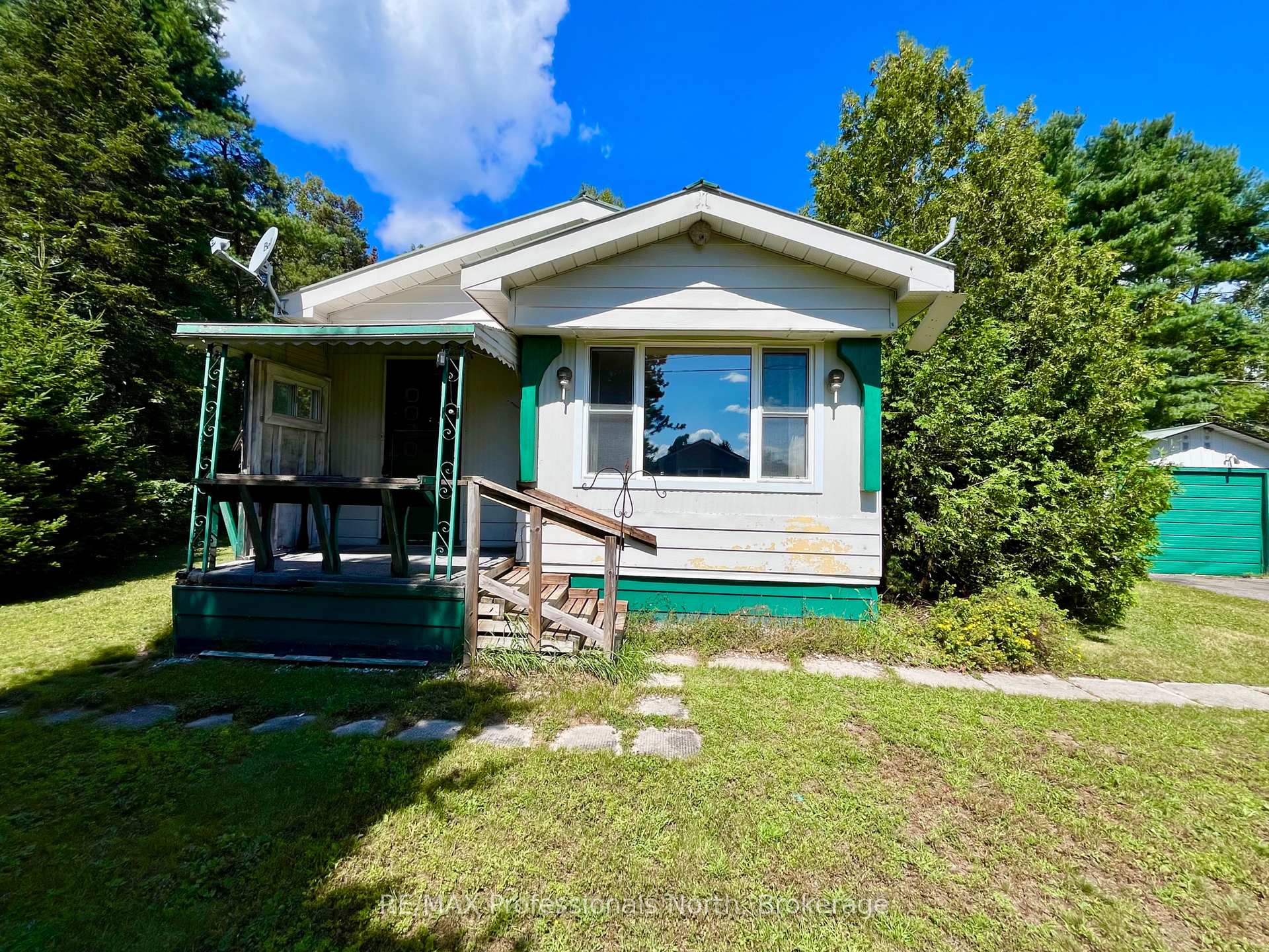 Photo 4 of 1053 Seventh Lane, Minden Hills, Minden — HOMEH