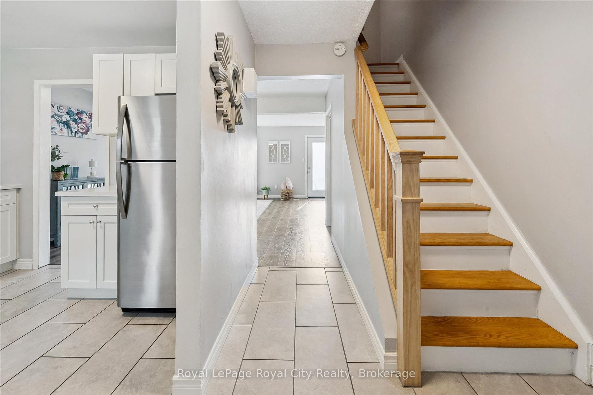 Photo 5 of Unit 23, 41 Rhonda Road, Guelph, Willow West/Sugarbush/West Acres — HOMEH