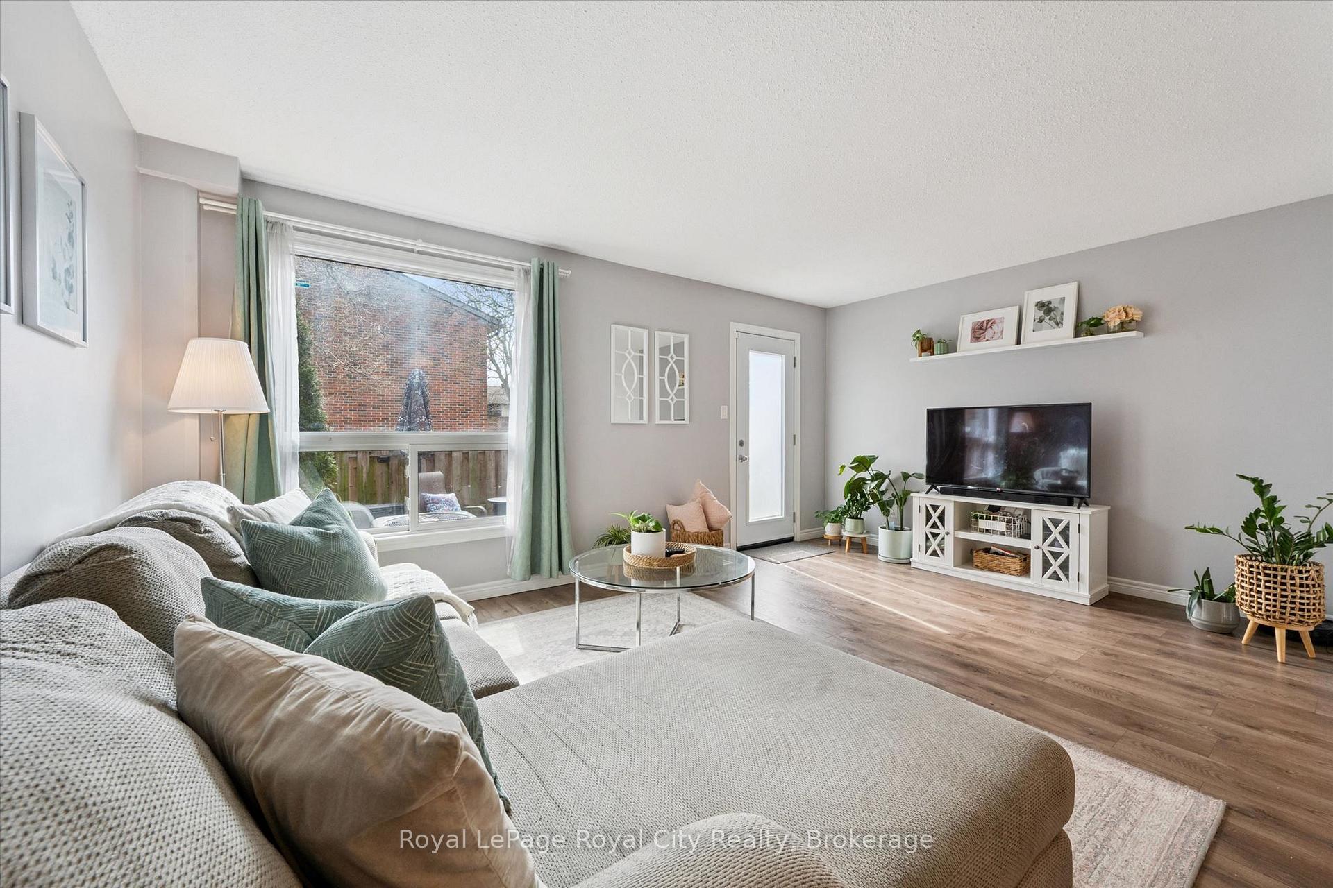 Photo 8 of Unit 23, 41 Rhonda Road, Guelph, Willow West/Sugarbush/West Acres — HOMEH