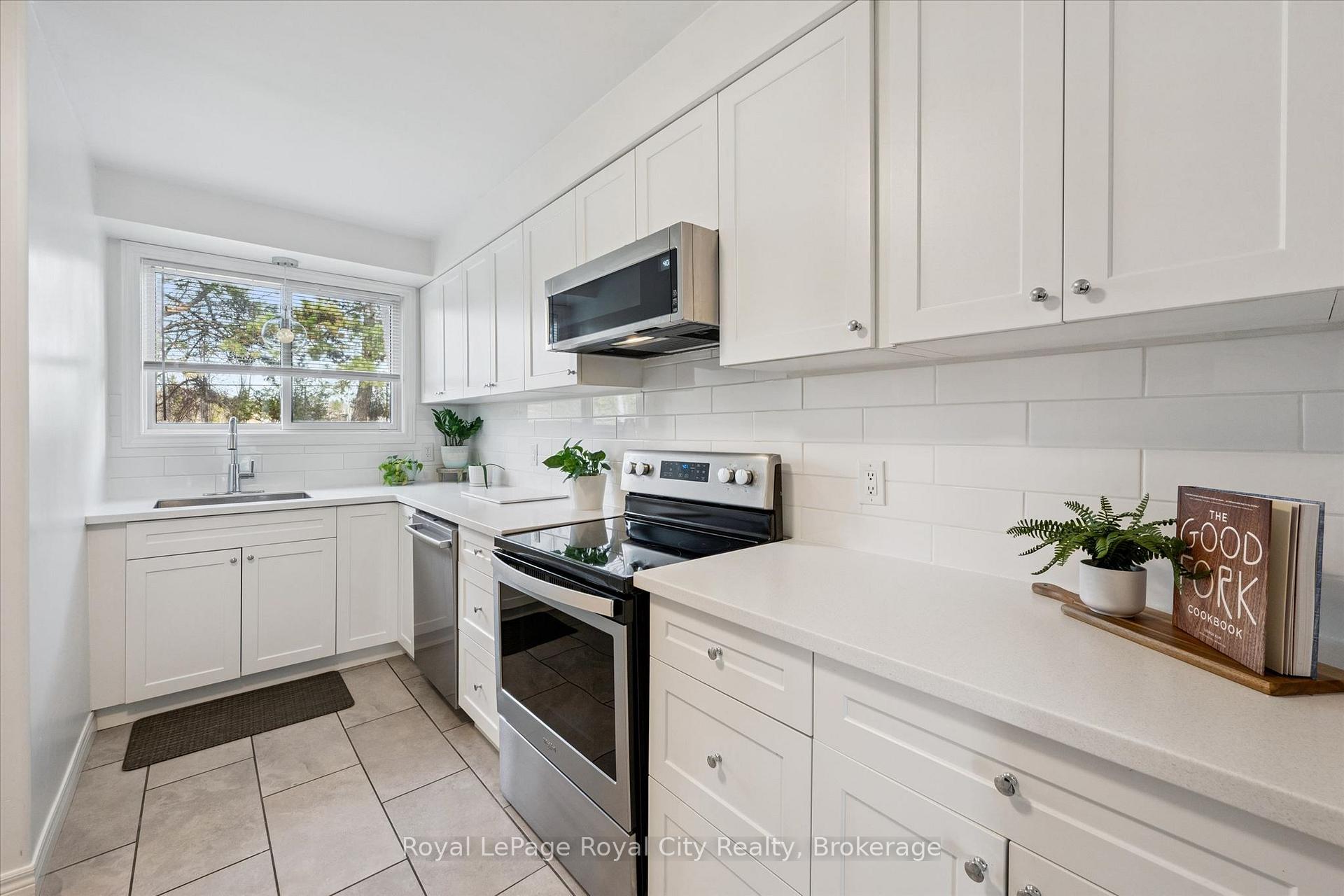 Photo 13 of Unit 23, 41 Rhonda Road, Guelph, Willow West/Sugarbush/West Acres — HOMEH