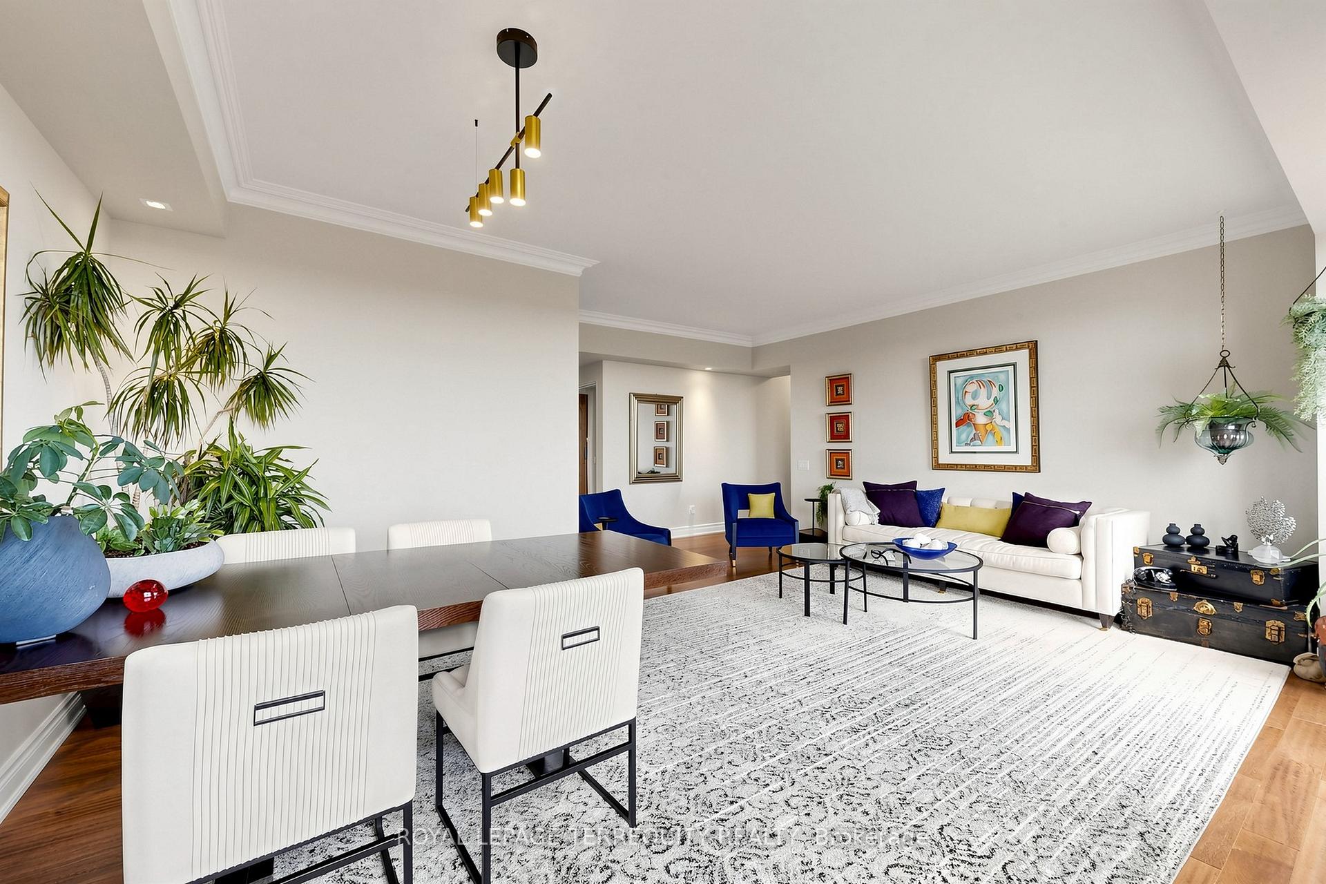 Photo 9 of Unit LPH 1, 2 Clairtrell Road, North York, Willowdale East — HOMEH