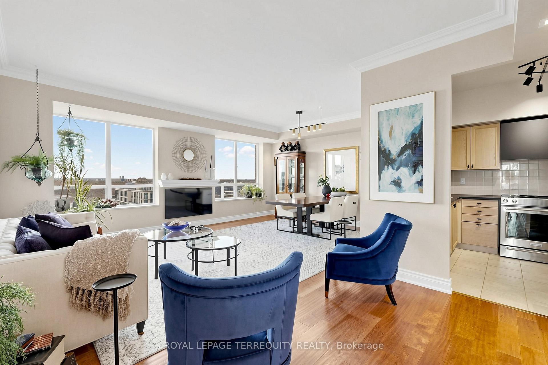 Photo 10 of Unit LPH 1, 2 Clairtrell Road, North York, Willowdale East — HOMEH