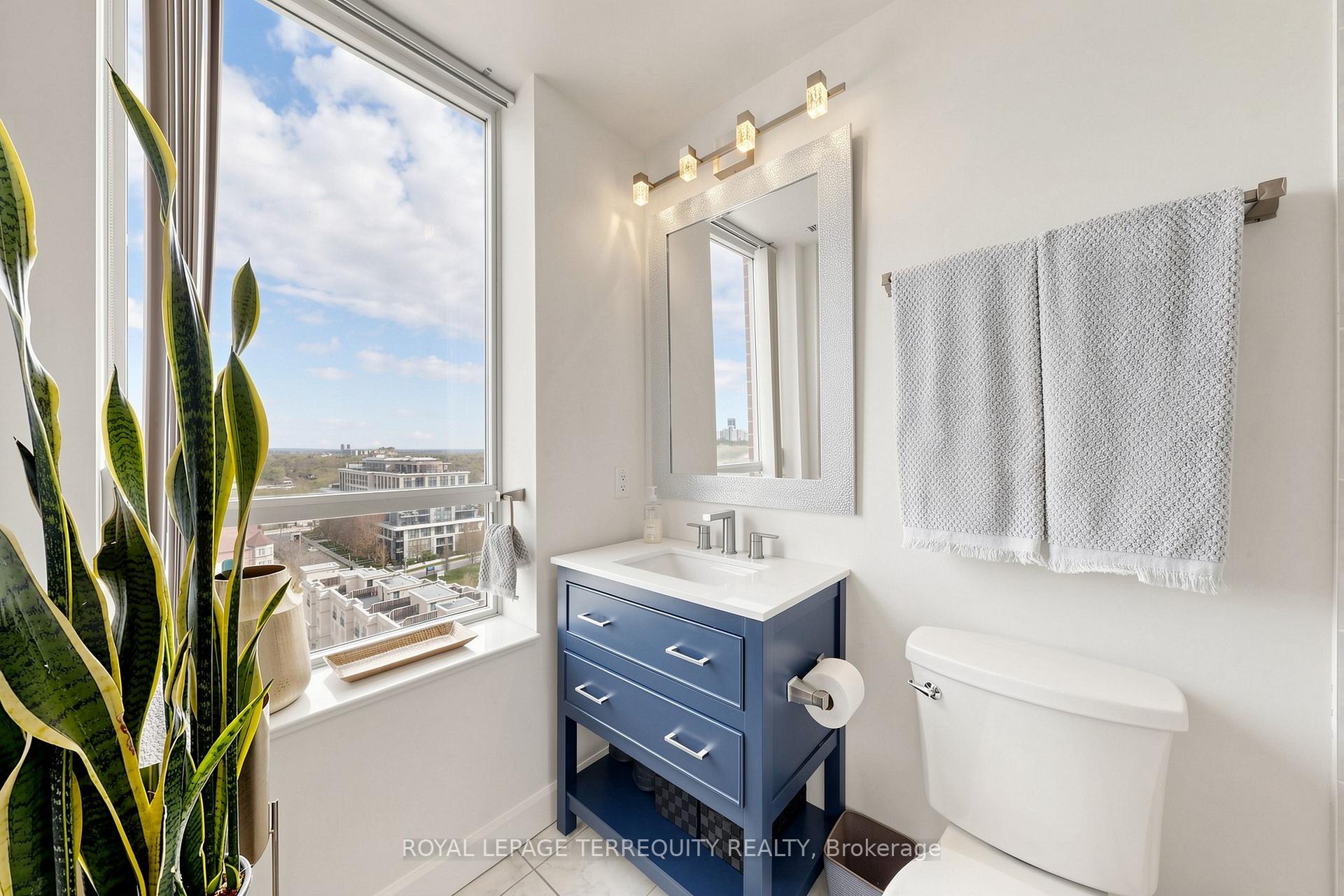 Photo 18 of Unit LPH 1, 2 Clairtrell Road, North York, Willowdale East — HOMEH