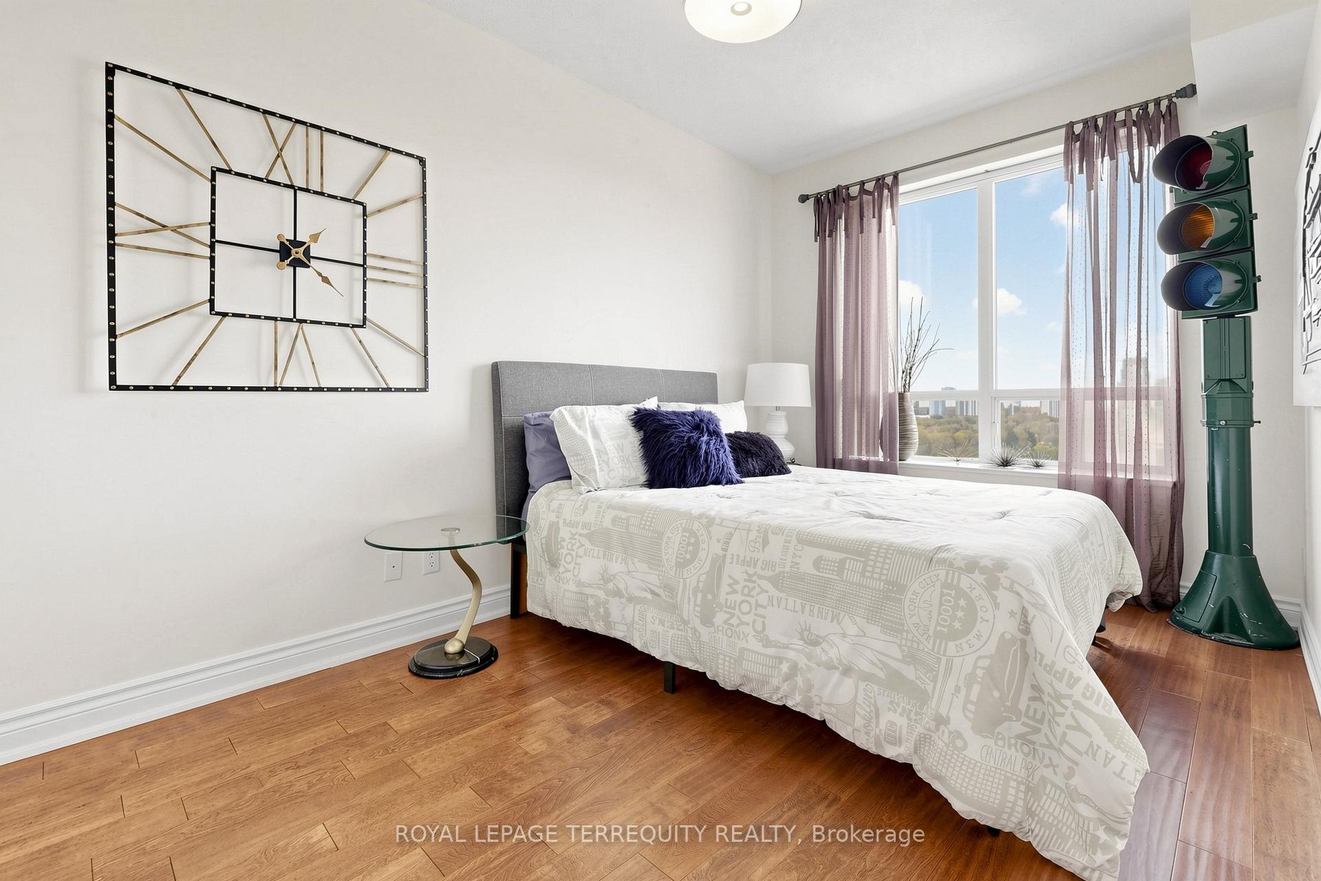 Photo 19 of Unit LPH 1, 2 Clairtrell Road, North York, Willowdale East — HOMEH