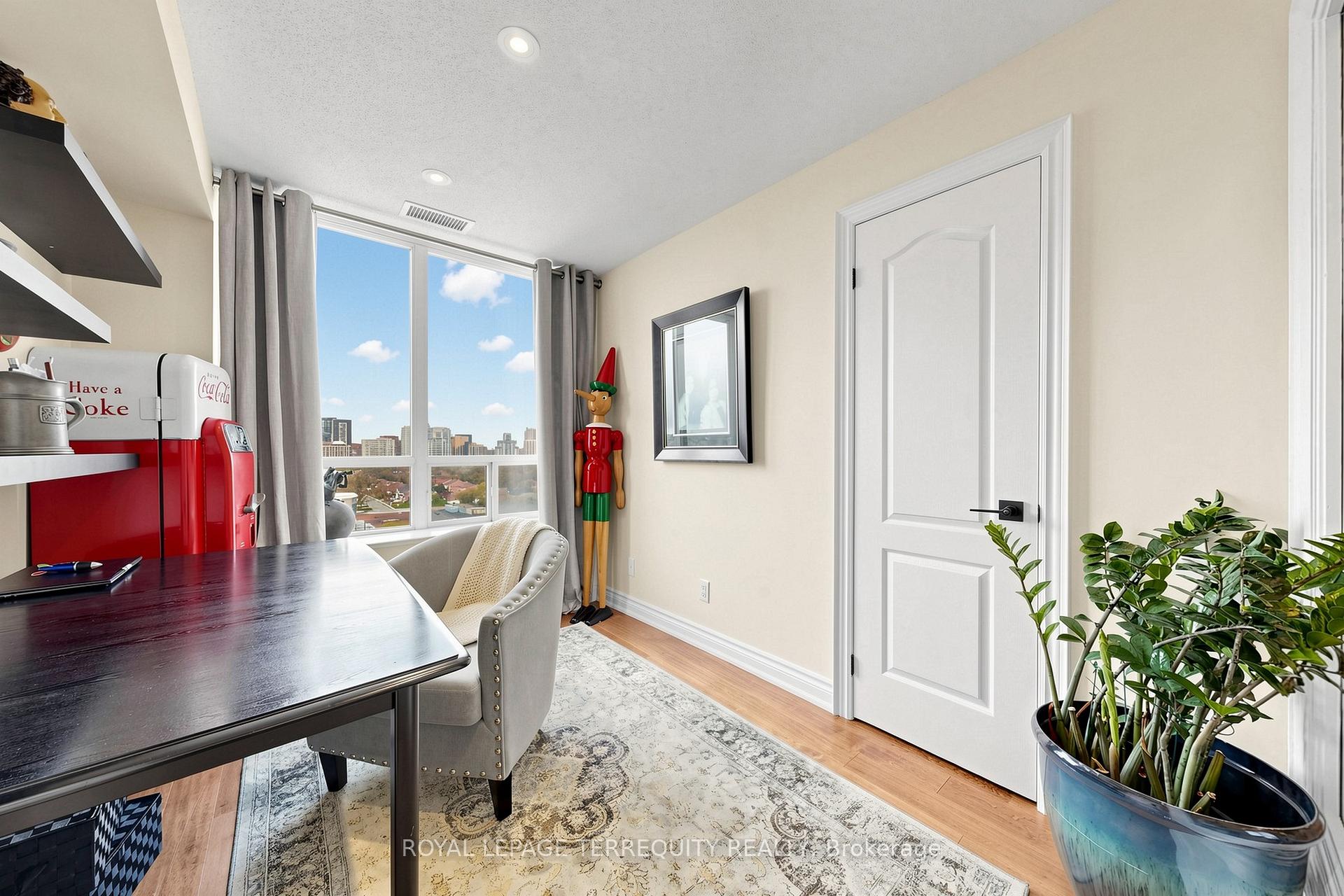 Photo 20 of Unit LPH 1, 2 Clairtrell Road, North York, Willowdale East — HOMEH