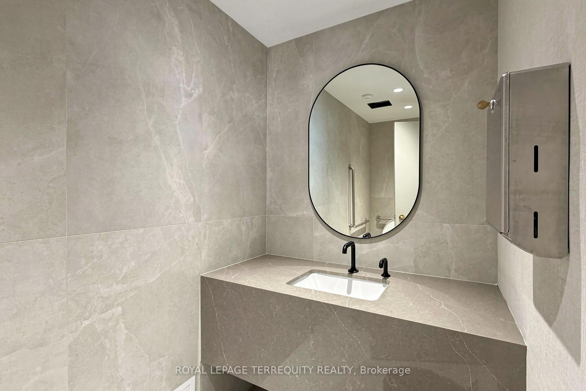Photo 26 of Unit LPH 1, 2 Clairtrell Road, North York, Willowdale East — HOMEH