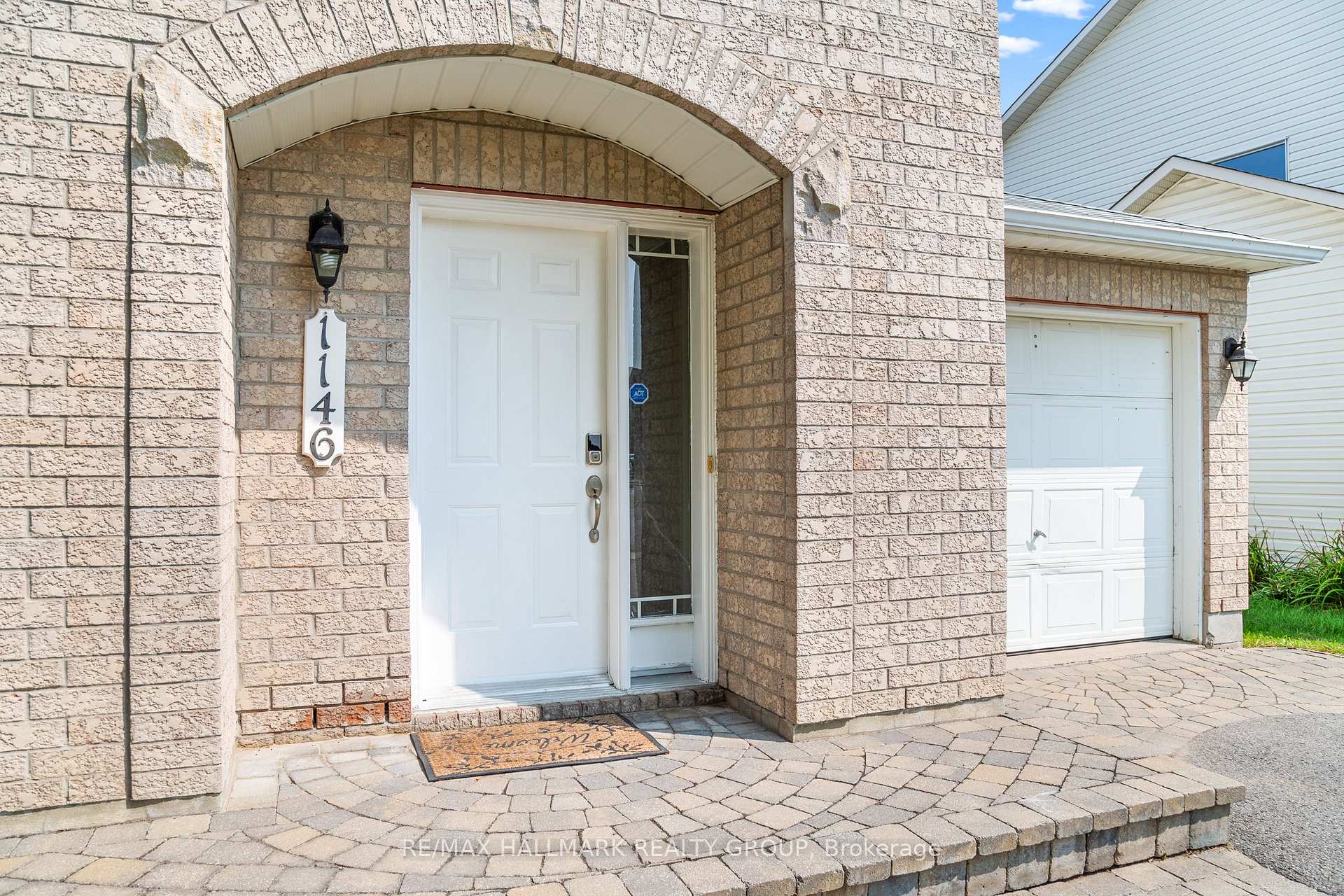 Photo 3 of 1146 Halton Terrace, Ottawa, Kanata - Morgan's Grant/South March — HOMEH