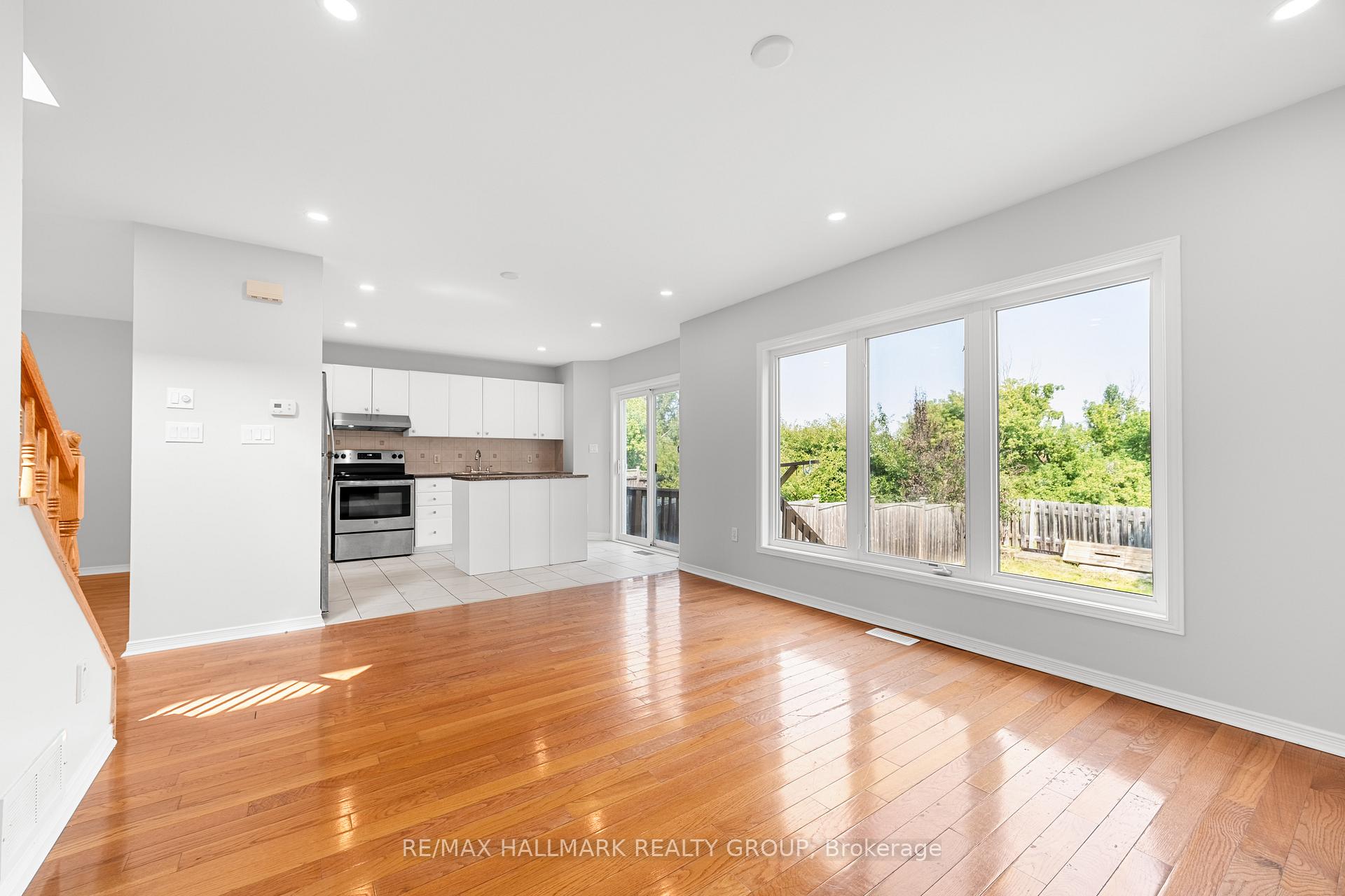 Photo 13 of 1146 Halton Terrace, Ottawa, Kanata - Morgan's Grant/South March — HOMEH