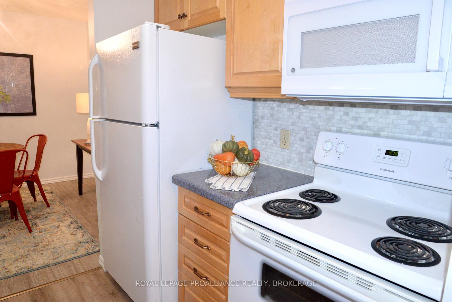 Photo 6 of Unit 205, 540 Talbot Place, Gananoque, Gananoque — HOMEH