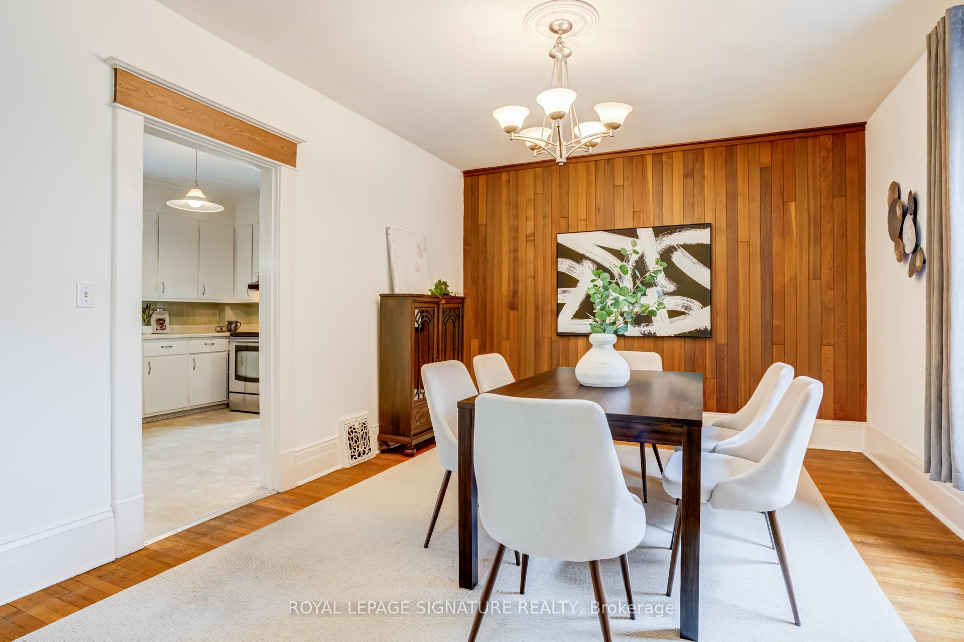 Photo 6 of 22 Peel Avenue, Brampton, Downtown Brampton — HOMEH
