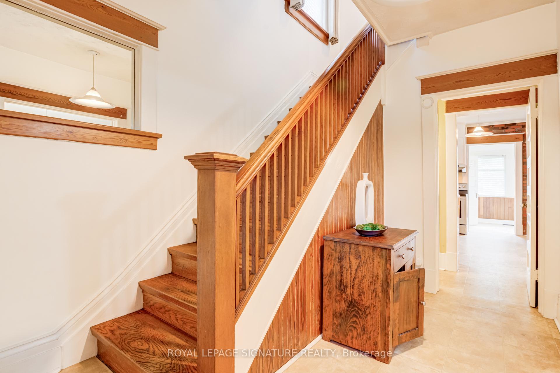 Photo 15 of 22 Peel Avenue, Brampton, Downtown Brampton — HOMEH