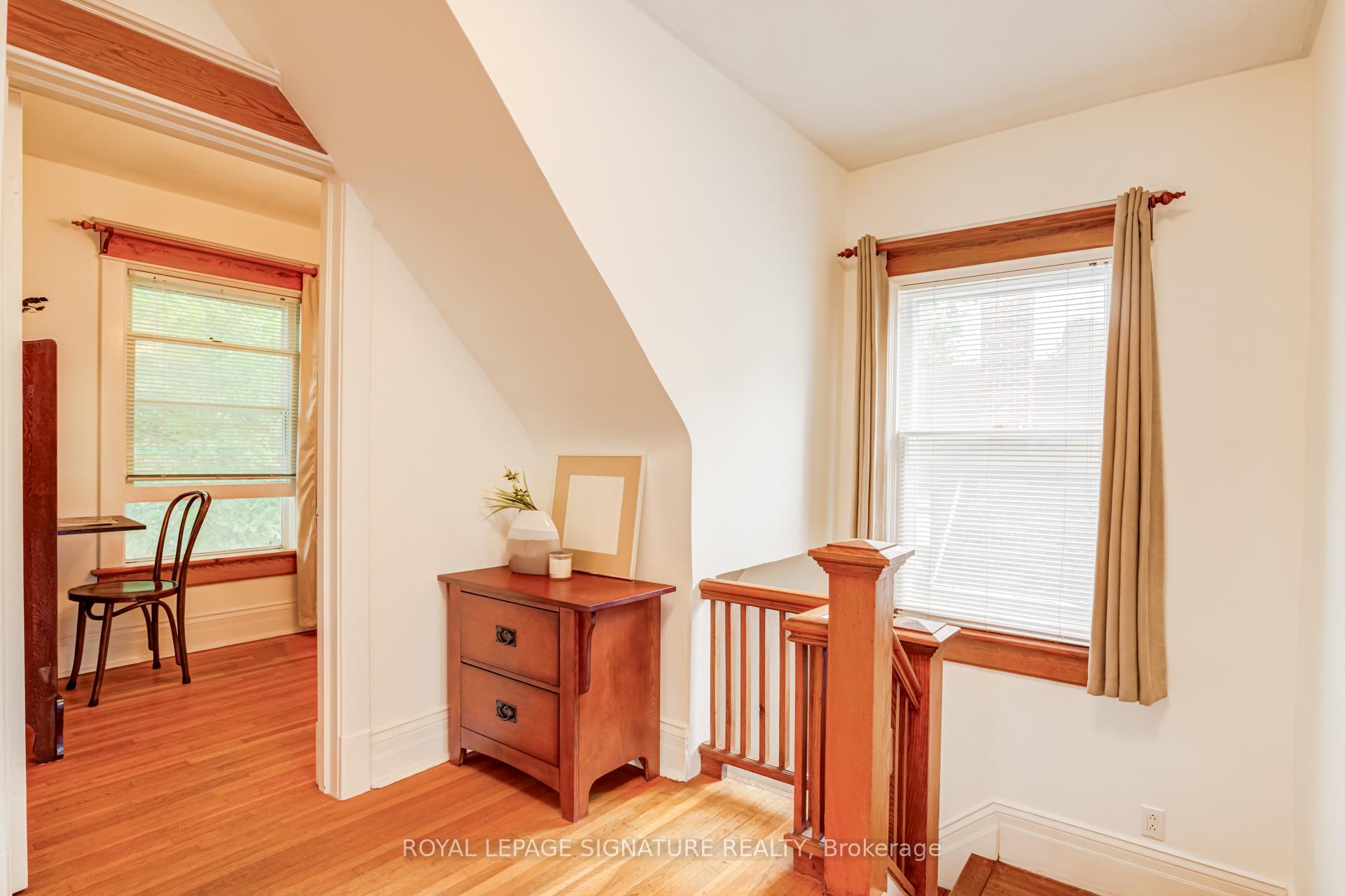 Photo 16 of 22 Peel Avenue, Brampton, Downtown Brampton — HOMEH