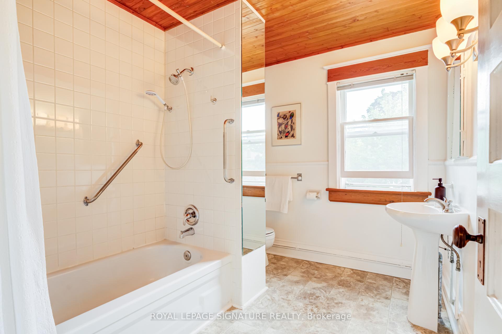 Photo 22 of 22 Peel Avenue, Brampton, Downtown Brampton — HOMEH