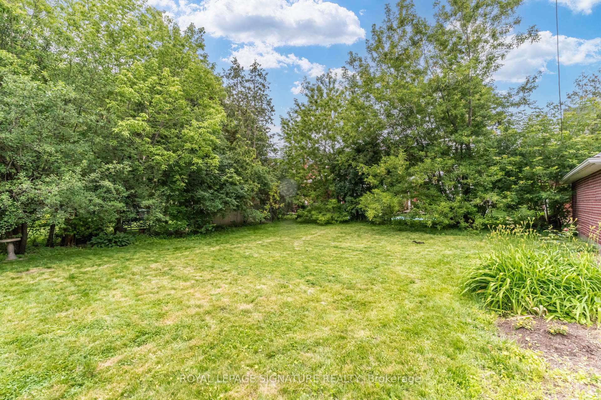 Photo 34 of 22 Peel Avenue, Brampton, Downtown Brampton — HOMEH