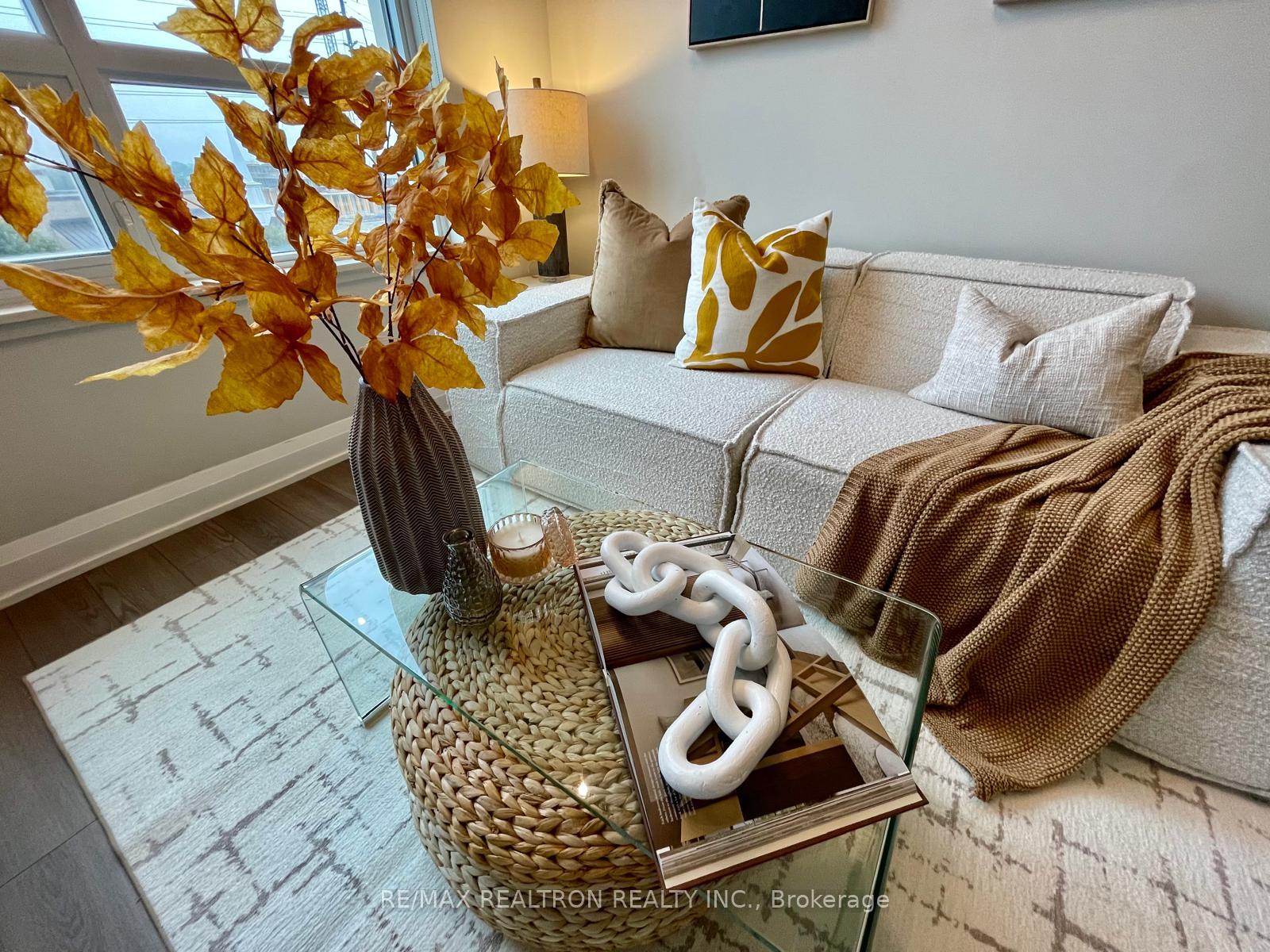 Photo 5 of Unit 516, 25 Water Walk Drive, Markham, Unionville — HOMEH