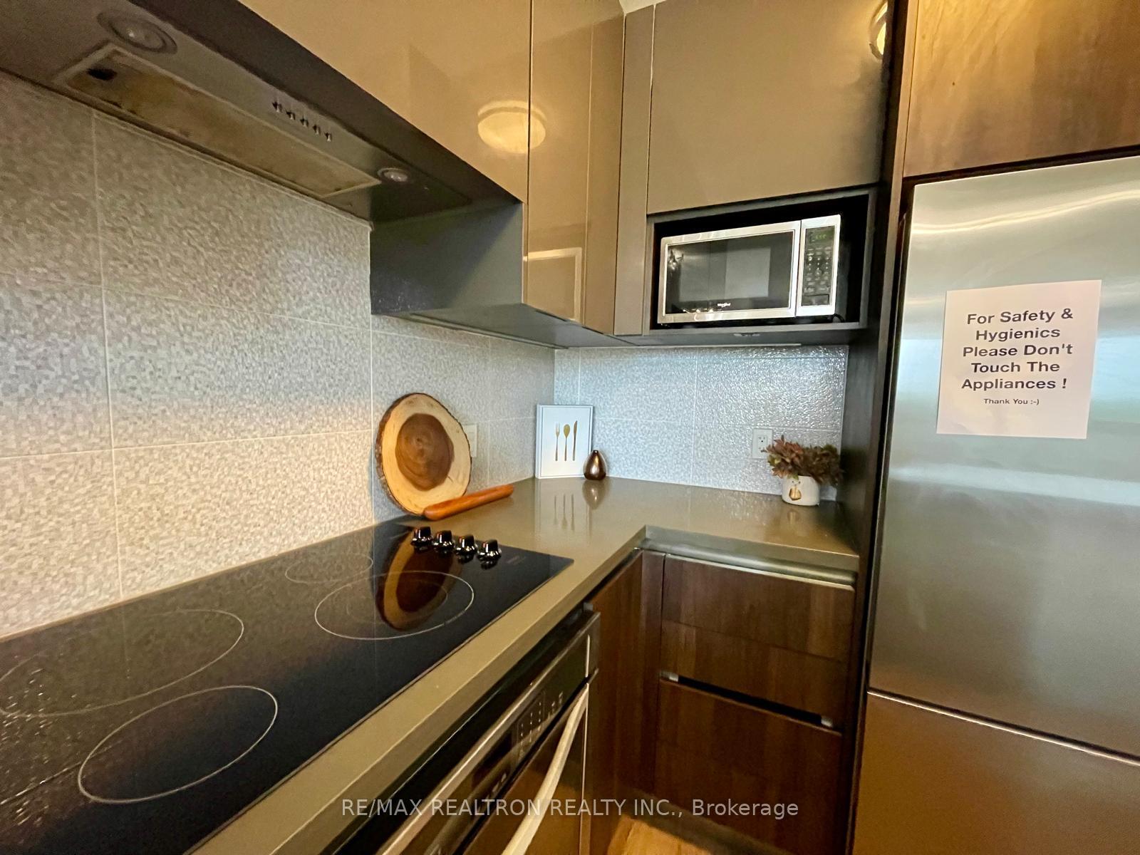 Photo 6 of Unit 516, 25 Water Walk Drive, Markham, Unionville — HOMEH