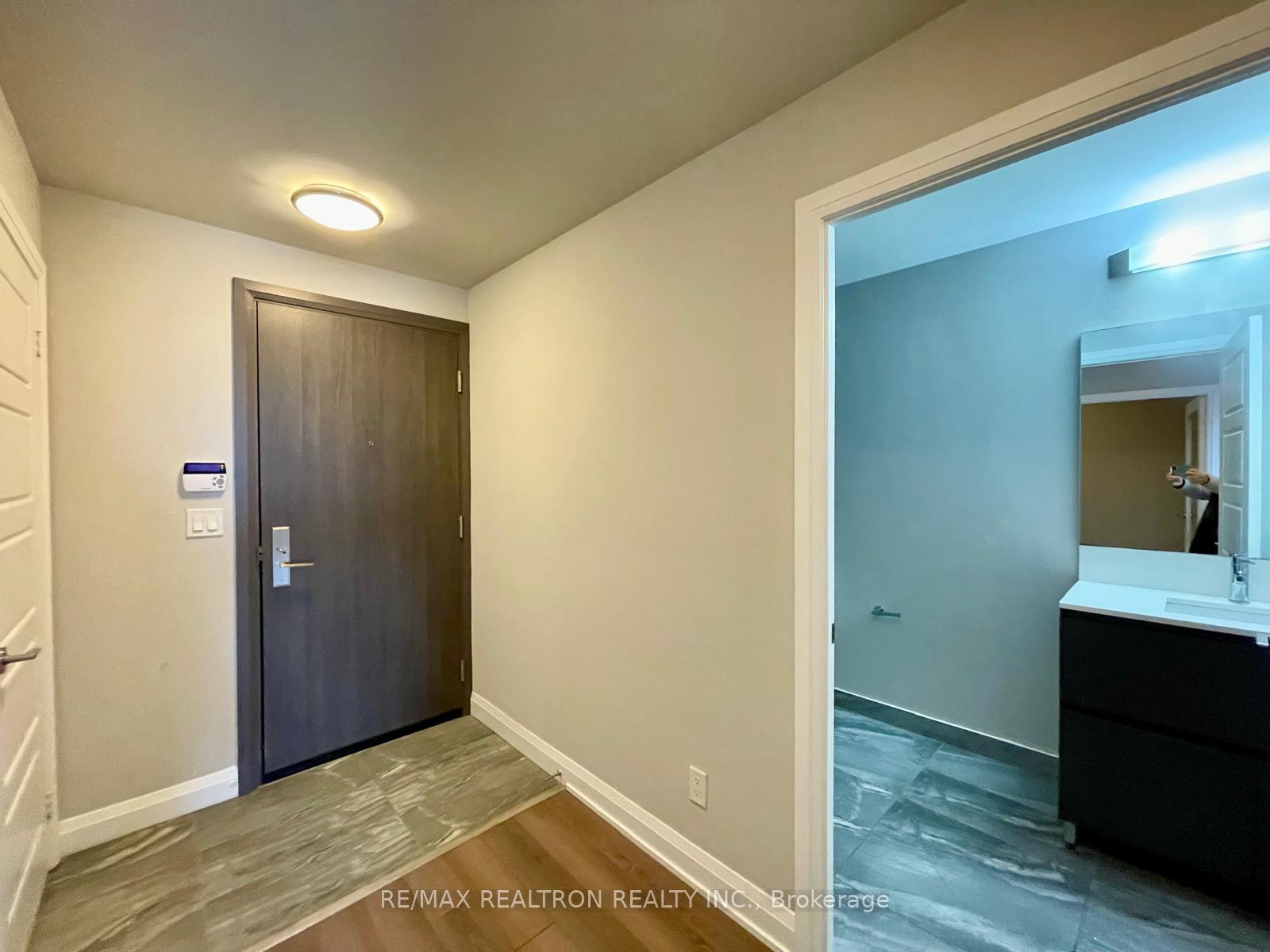 Photo 12 of Unit 516, 25 Water Walk Drive, Markham, Unionville — HOMEH
