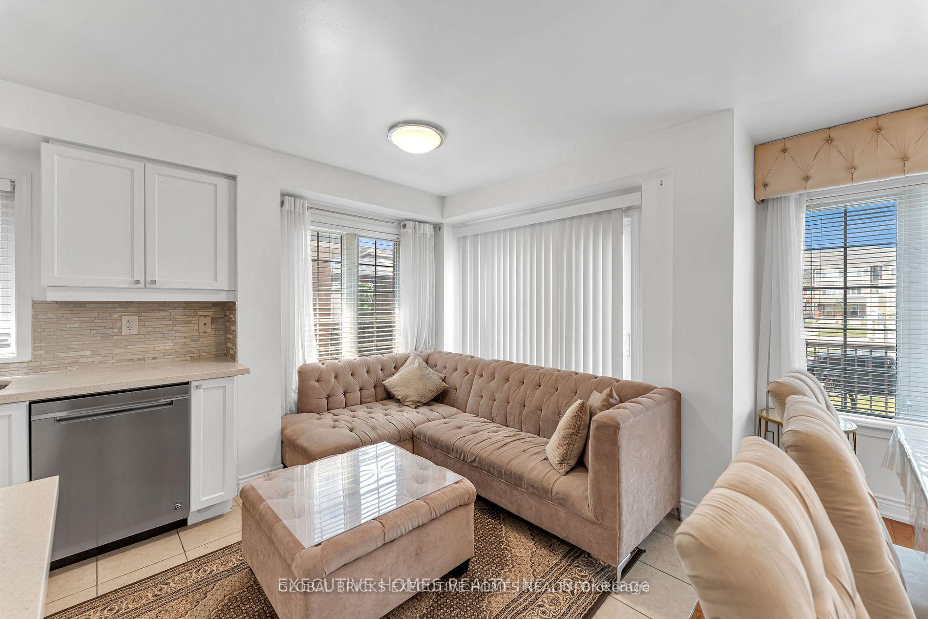Photo 12 of 2478 William Jackson Drive, Pickering, Duffin Heights — HOMEH