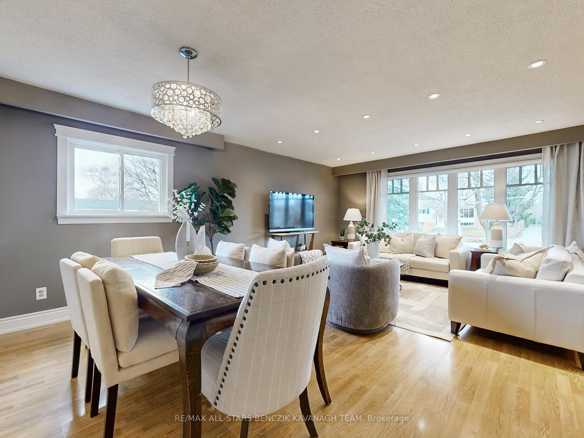 Photo 6 of 30 Sir Caradoc Place, Markham, Markham Village — HOMEH