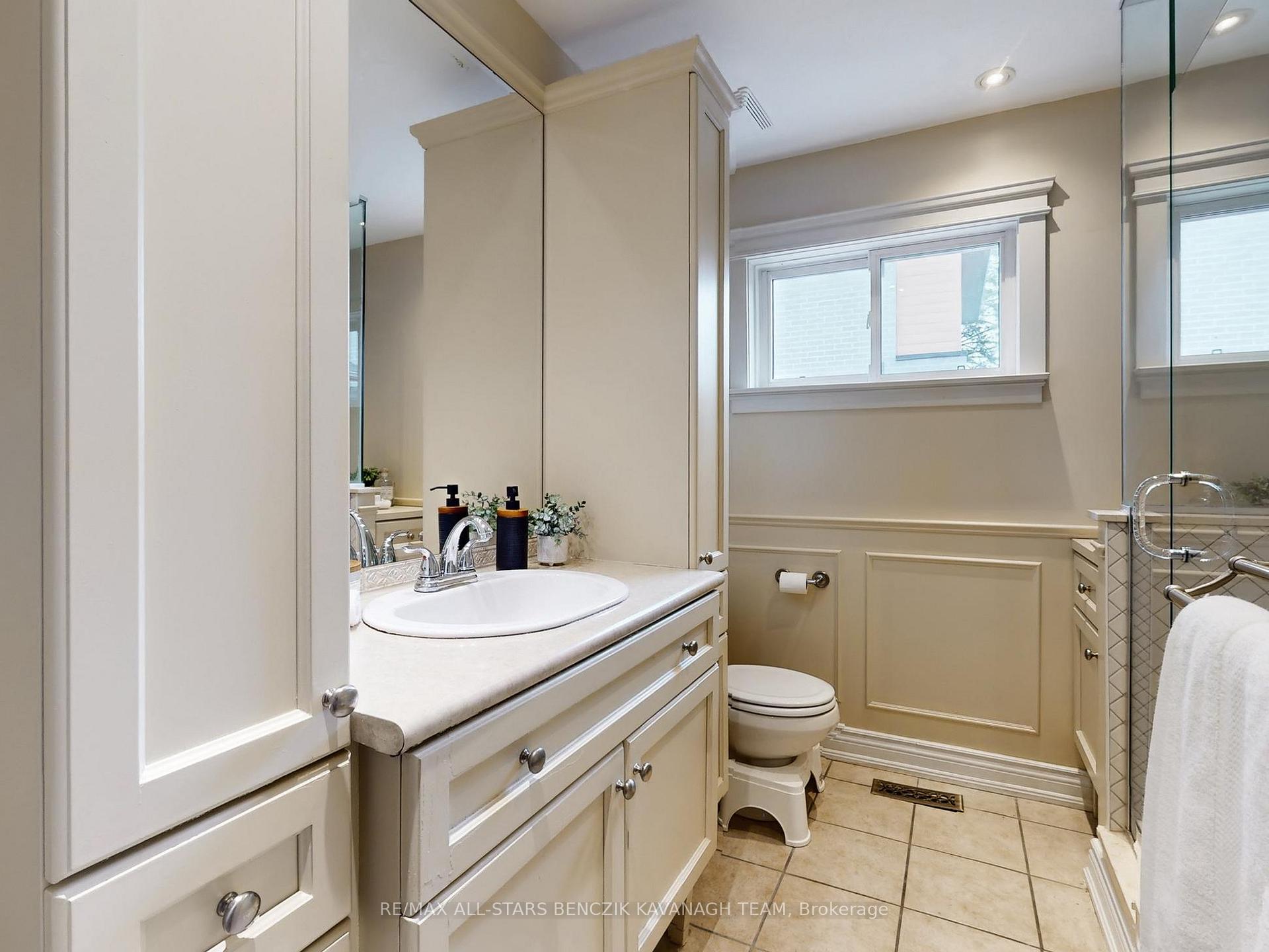 Photo 12 of 30 Sir Caradoc Place, Markham, Markham Village — HOMEH