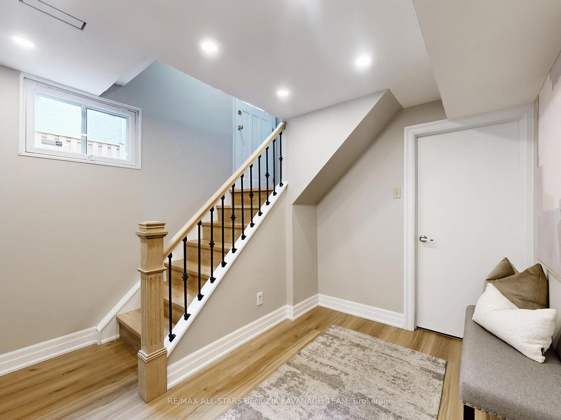 Photo 13 of 30 Sir Caradoc Place, Markham, Markham Village — HOMEH