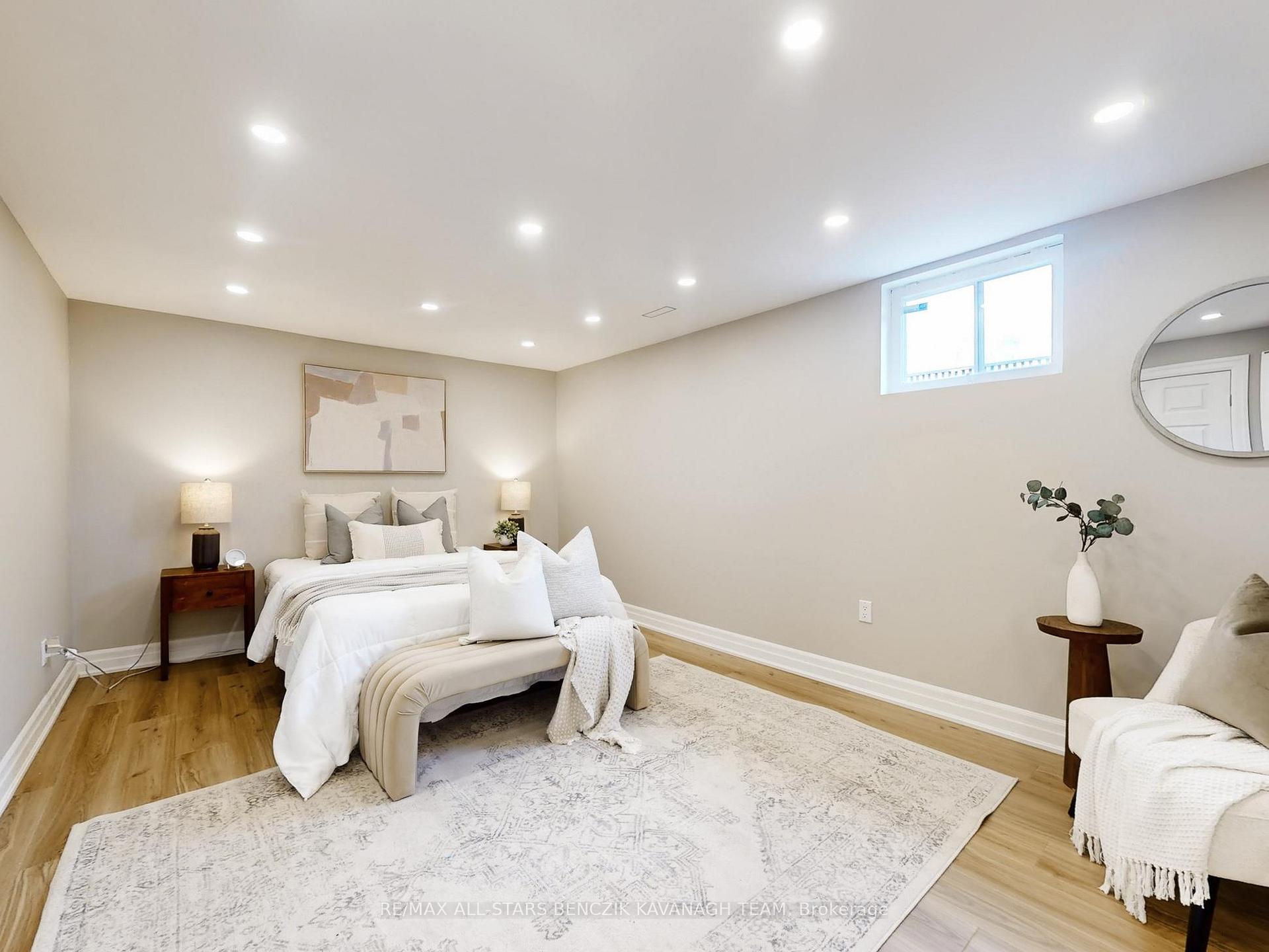 Photo 19 of 30 Sir Caradoc Place, Markham, Markham Village — HOMEH