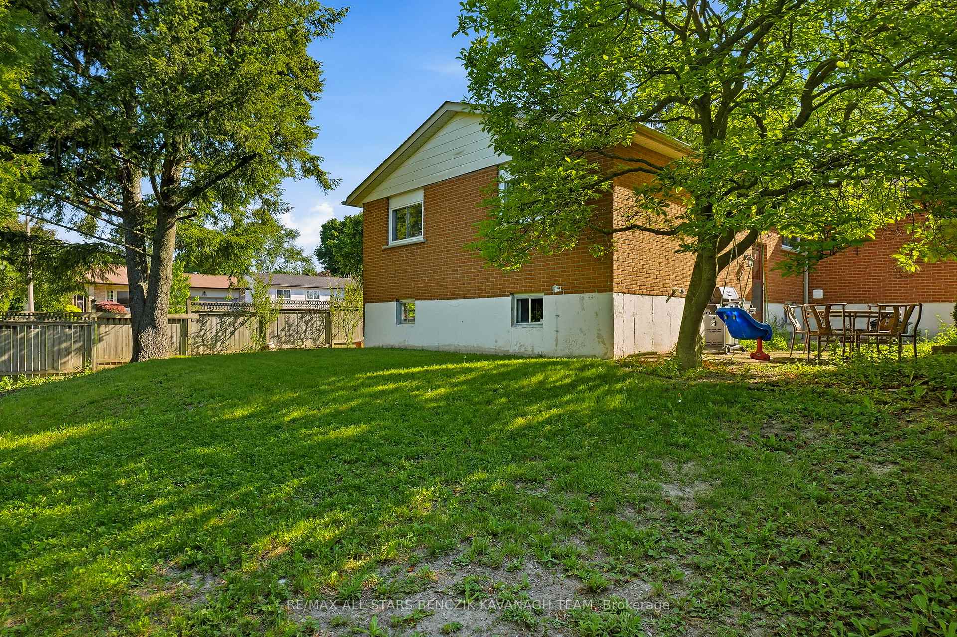 Photo 21 of 30 Sir Caradoc Place, Markham, Markham Village — HOMEH