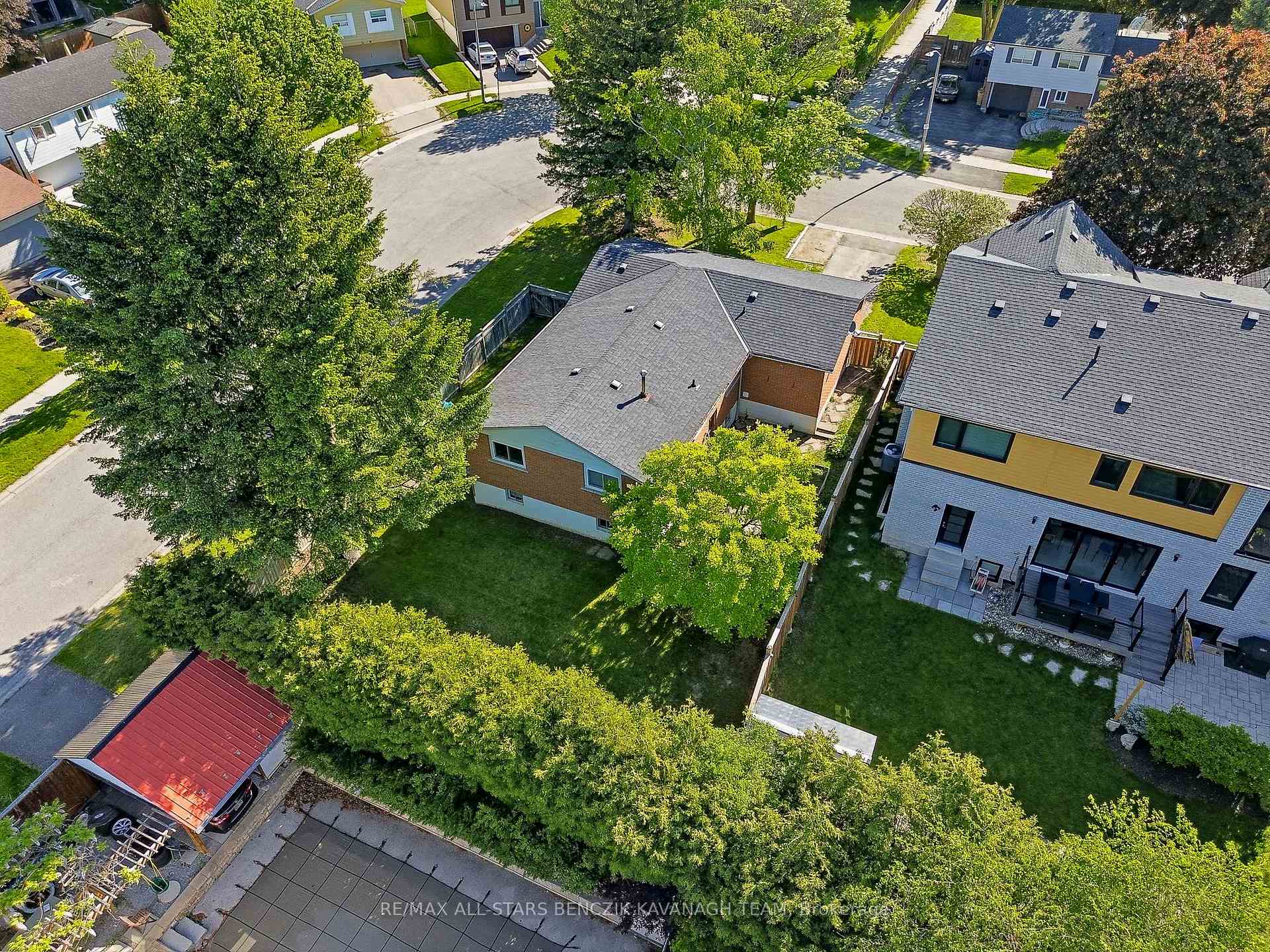 Photo 22 of 30 Sir Caradoc Place, Markham, Markham Village — HOMEH