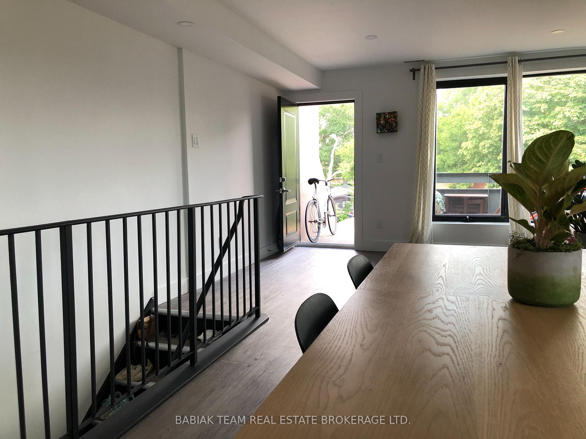 Photo 3 of Unit 3, 542A Annette Street, Toronto, Runnymede-Bloor West Village — HOMEH