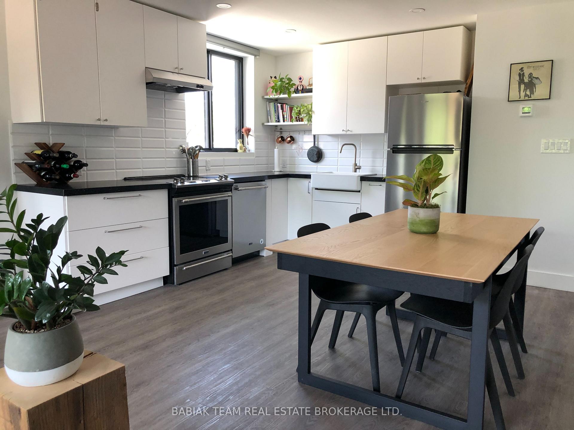 Photo 4 of Unit 3, 542A Annette Street, Toronto, Runnymede-Bloor West Village — HOMEH