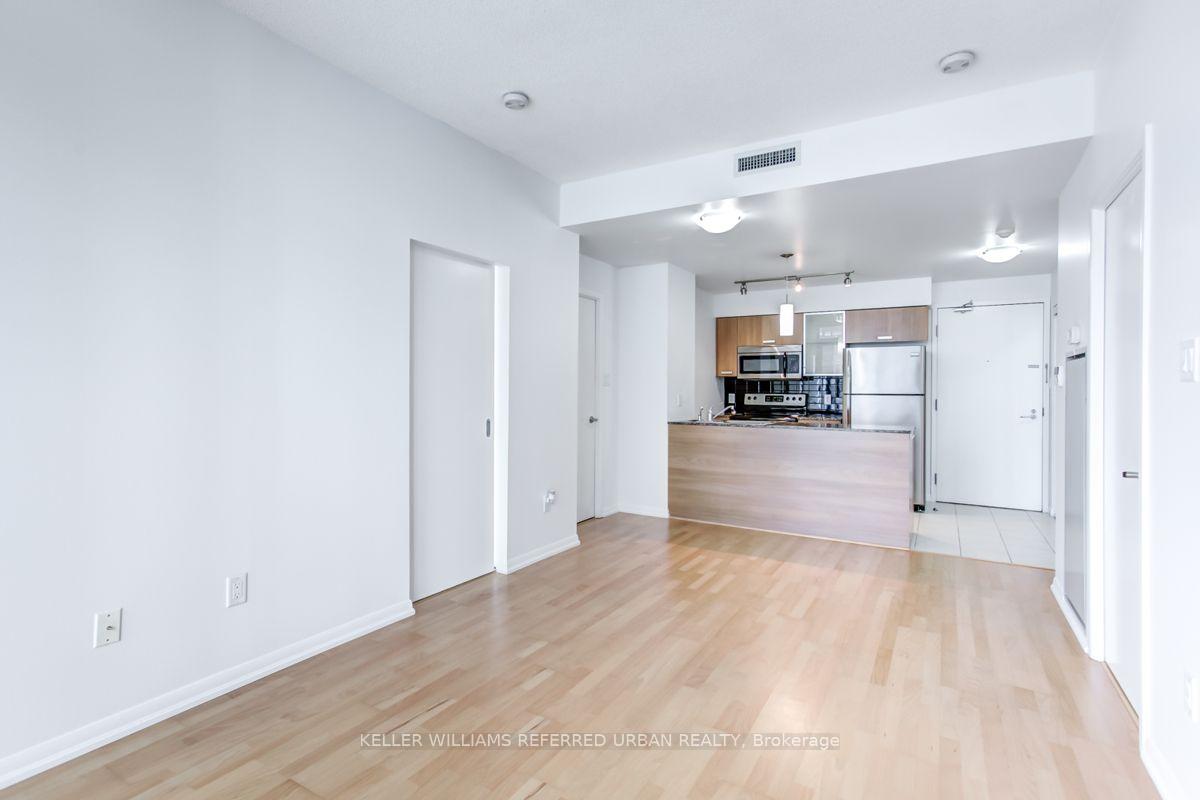 Photo 5 of Unit 3109, 38 Grenville Street, Toronto, Bay Street Corridor — HOMEH