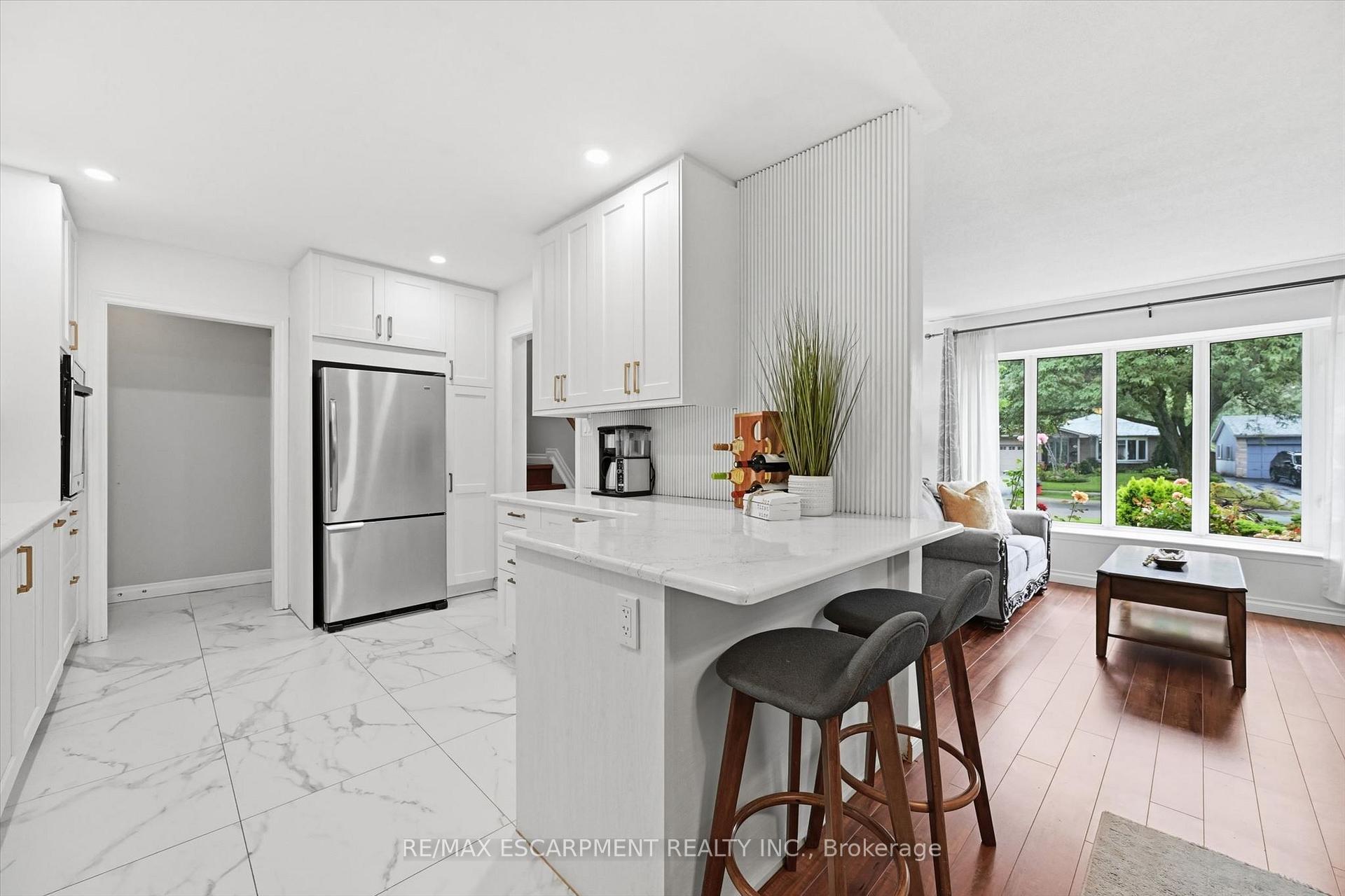 Photo 10 of 1280 Aldridge Crescent, Burlington, Palmer — HOMEH