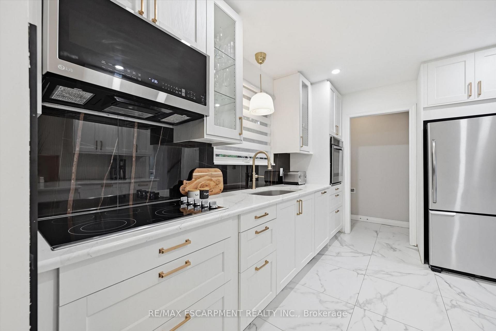 Photo 11 of 1280 Aldridge Crescent, Burlington, Palmer — HOMEH