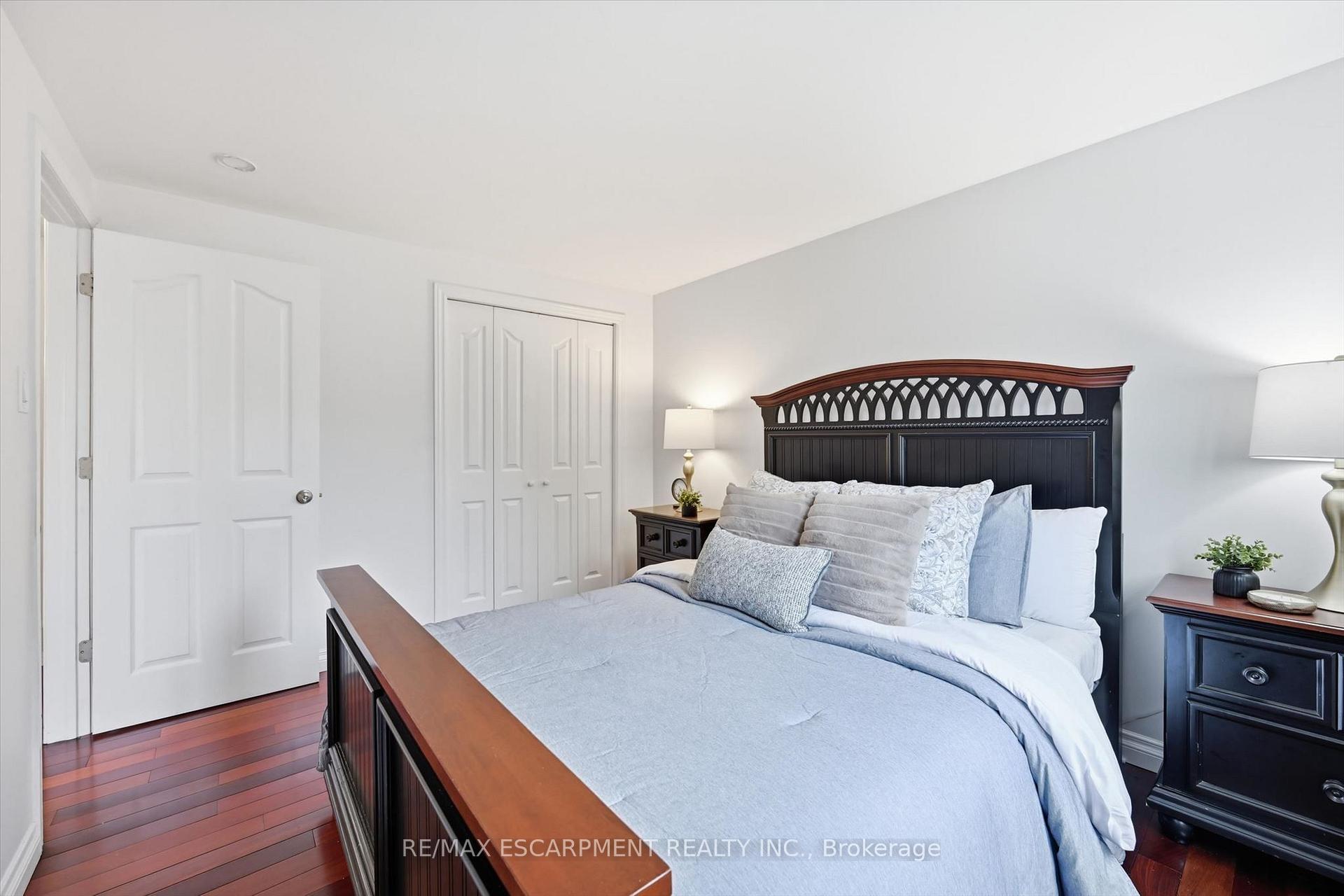 Photo 18 of 1280 Aldridge Crescent, Burlington, Palmer — HOMEH