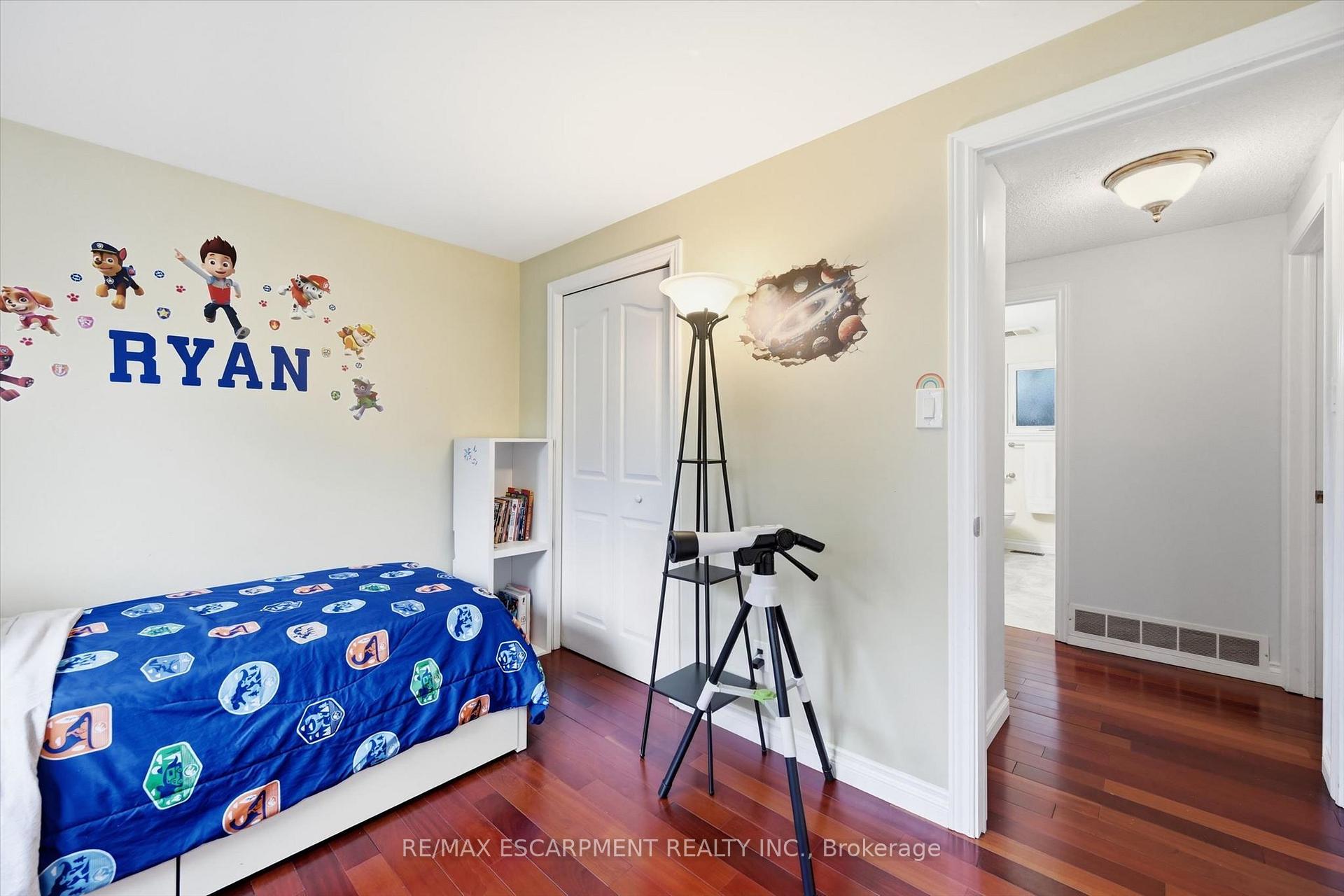 Photo 20 of 1280 Aldridge Crescent, Burlington, Palmer — HOMEH