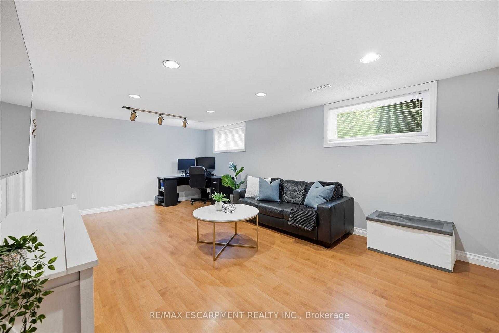 Photo 23 of 1280 Aldridge Crescent, Burlington, Palmer — HOMEH