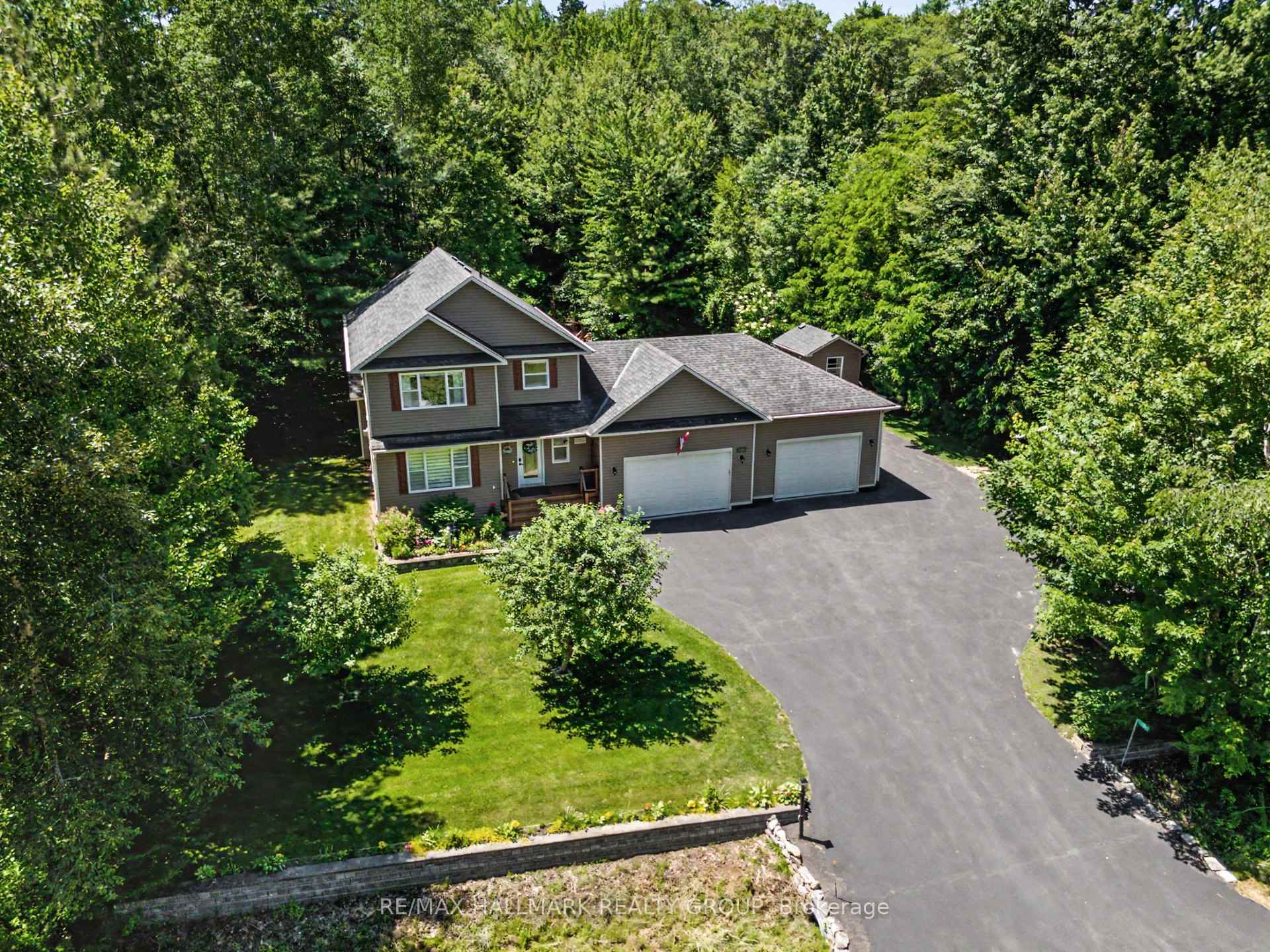 Photo 2 of 184 Charmont Way, Ottawa, Constance Bay — HOMEH