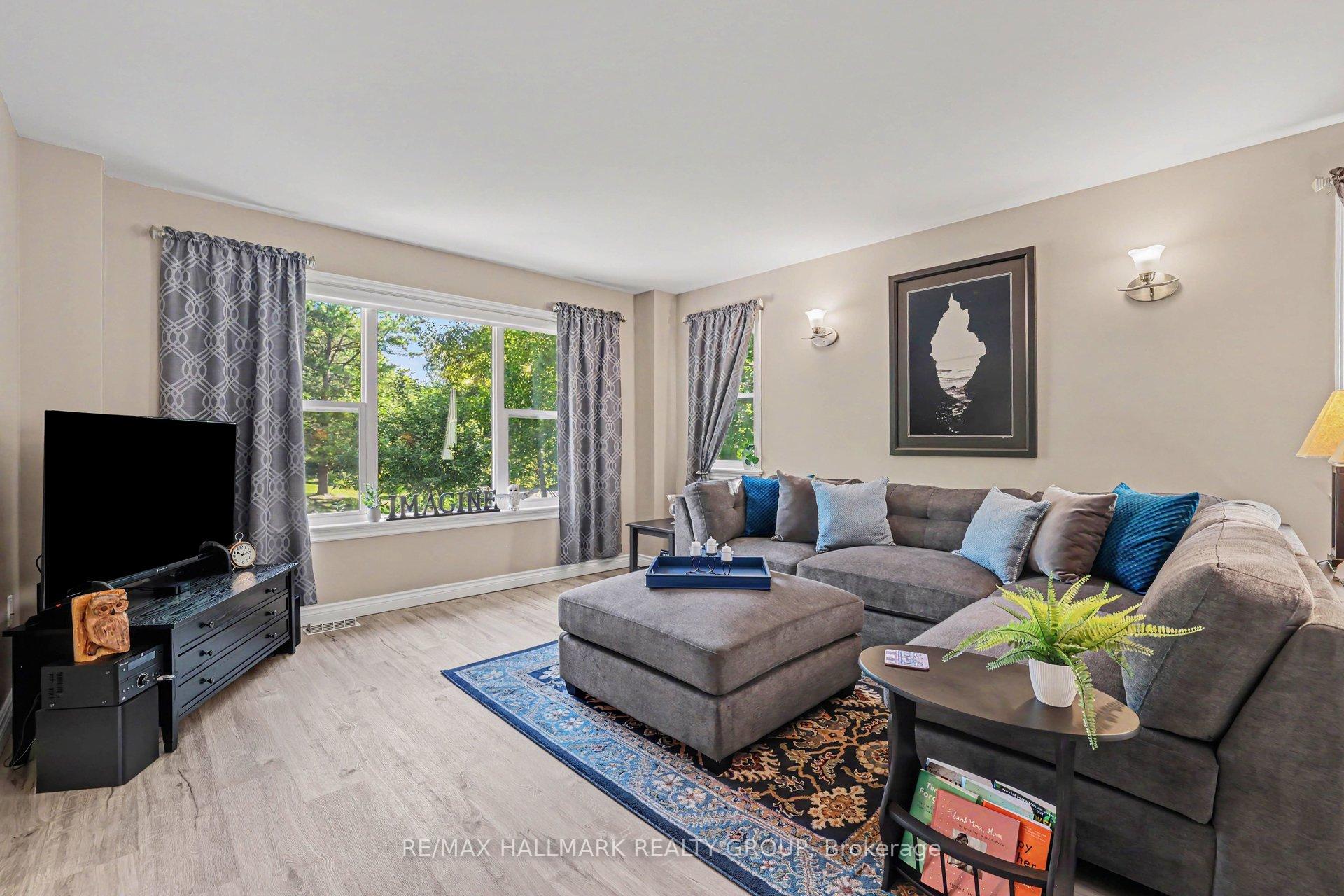 Photo 13 of 184 Charmont Way, Ottawa, Constance Bay — HOMEH